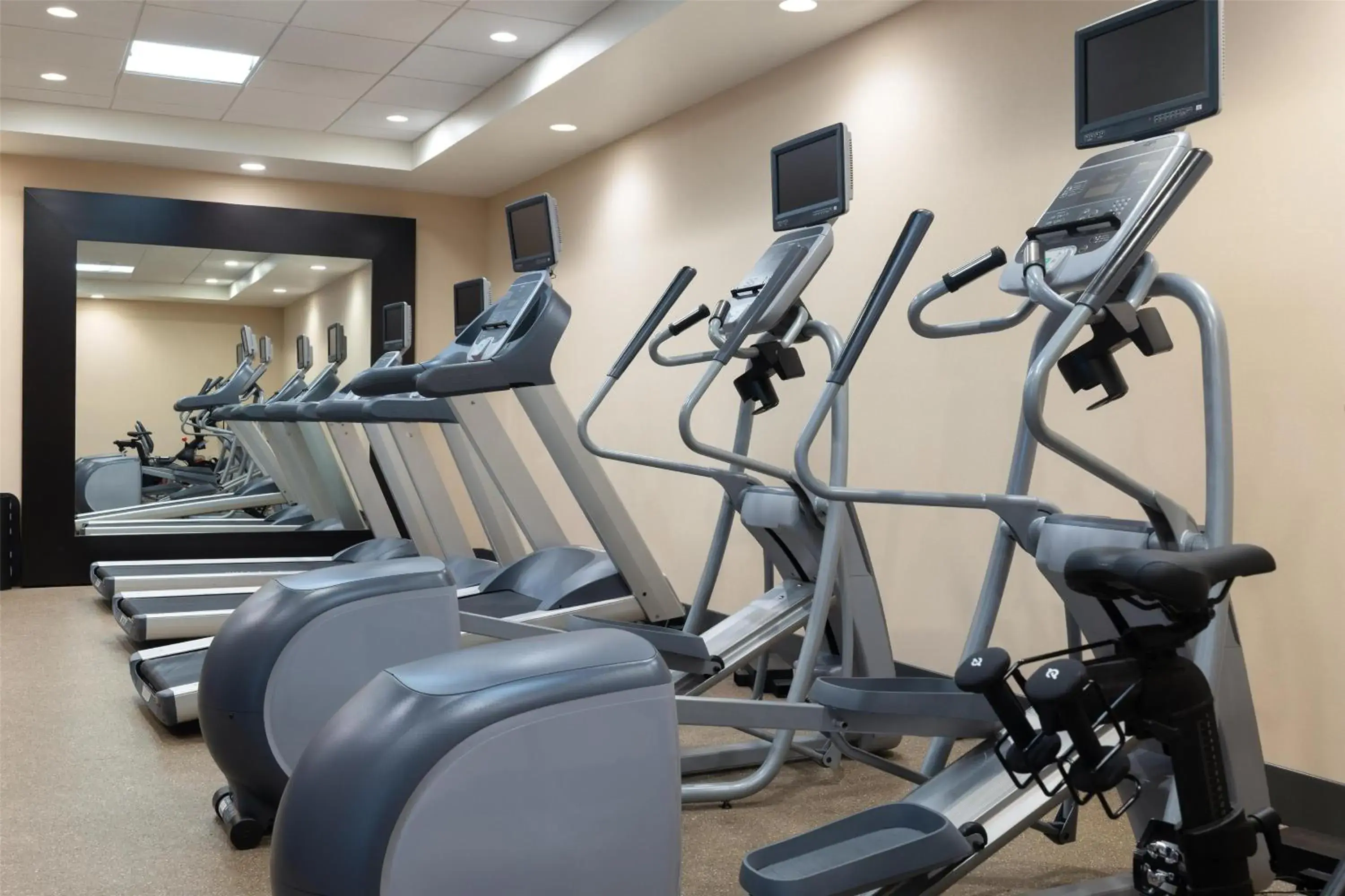 Fitness centre/facilities in Homewood Suites By Hilton Wauwatosa Milwaukee Fitness centre/facilities in Homewood Suites By Hilton Wauwatosa Milwaukee