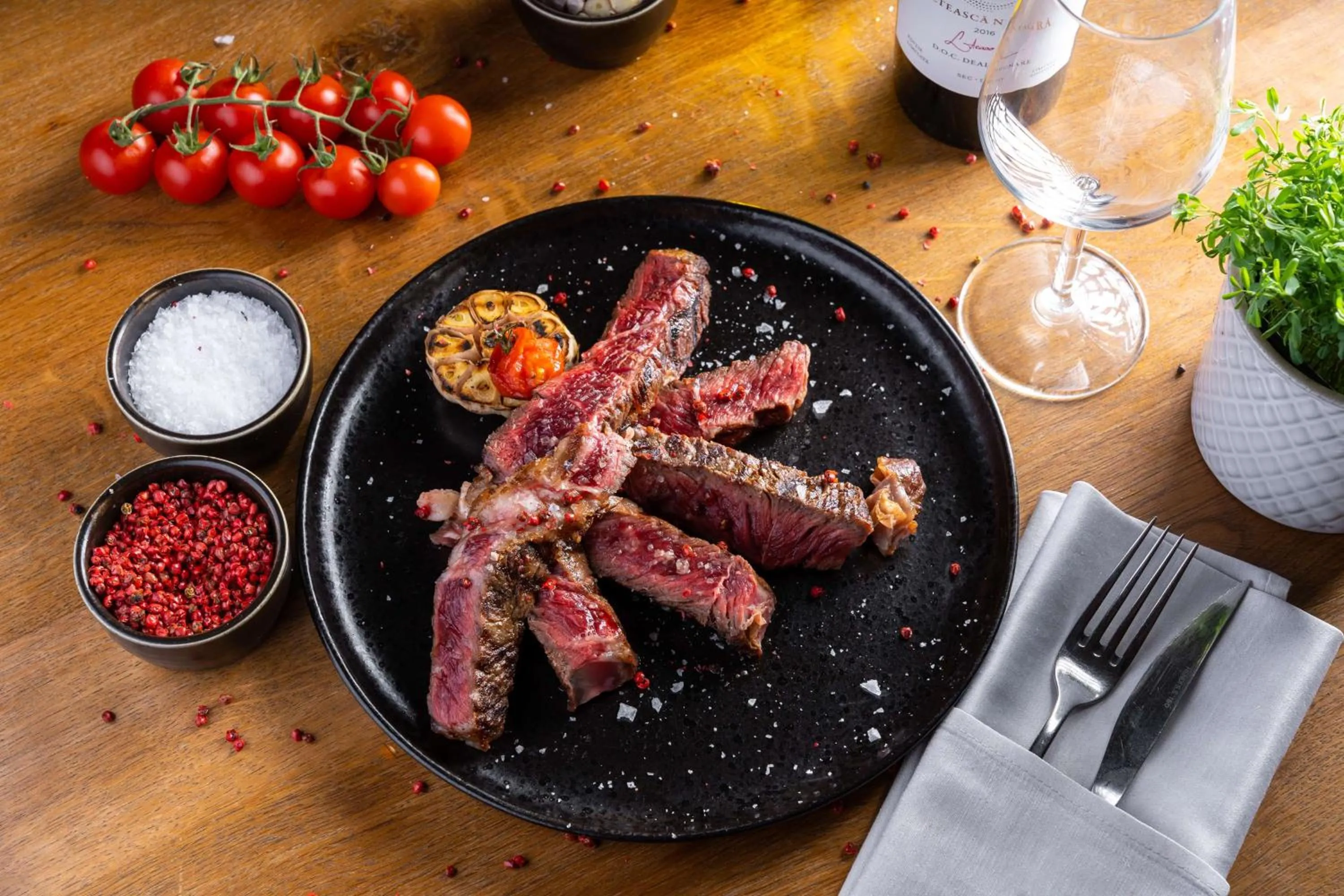 Restaurant/places to eat in Hilton Garden Inn Bucharest Old Town