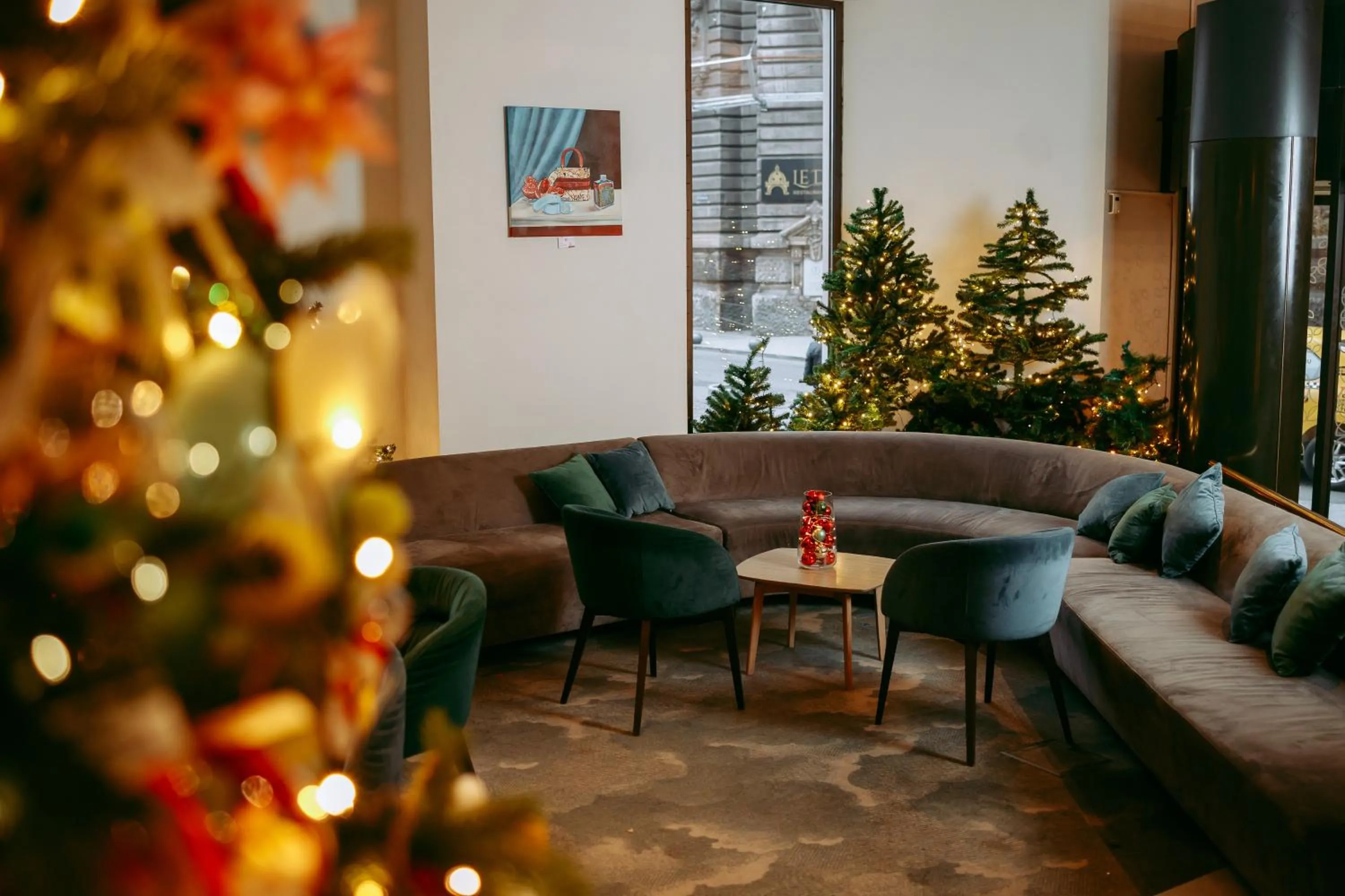 Seating area in Hilton Garden Inn Bucharest Old Town