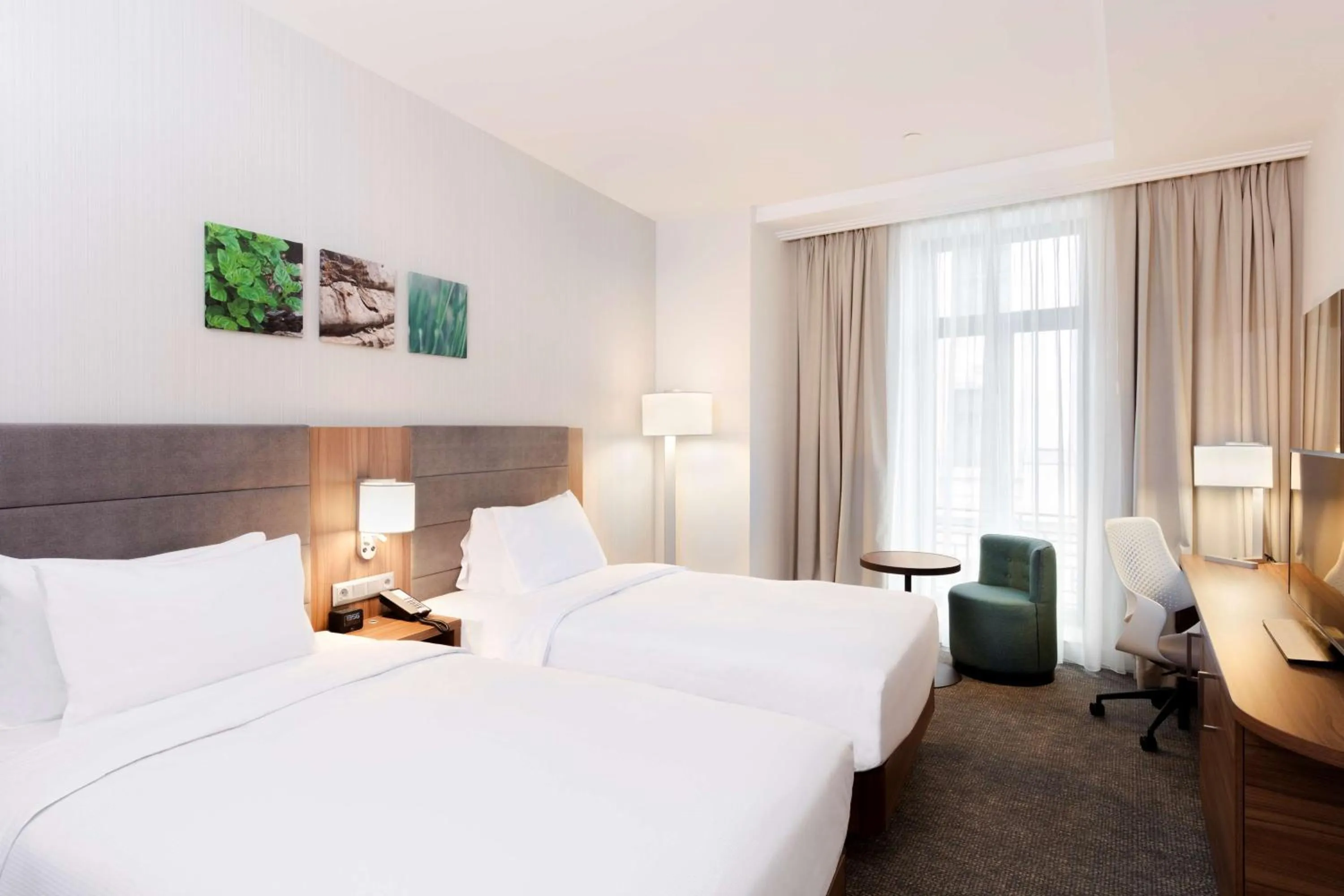 Bedroom, Bed in Hilton Garden Inn Bucharest Old Town