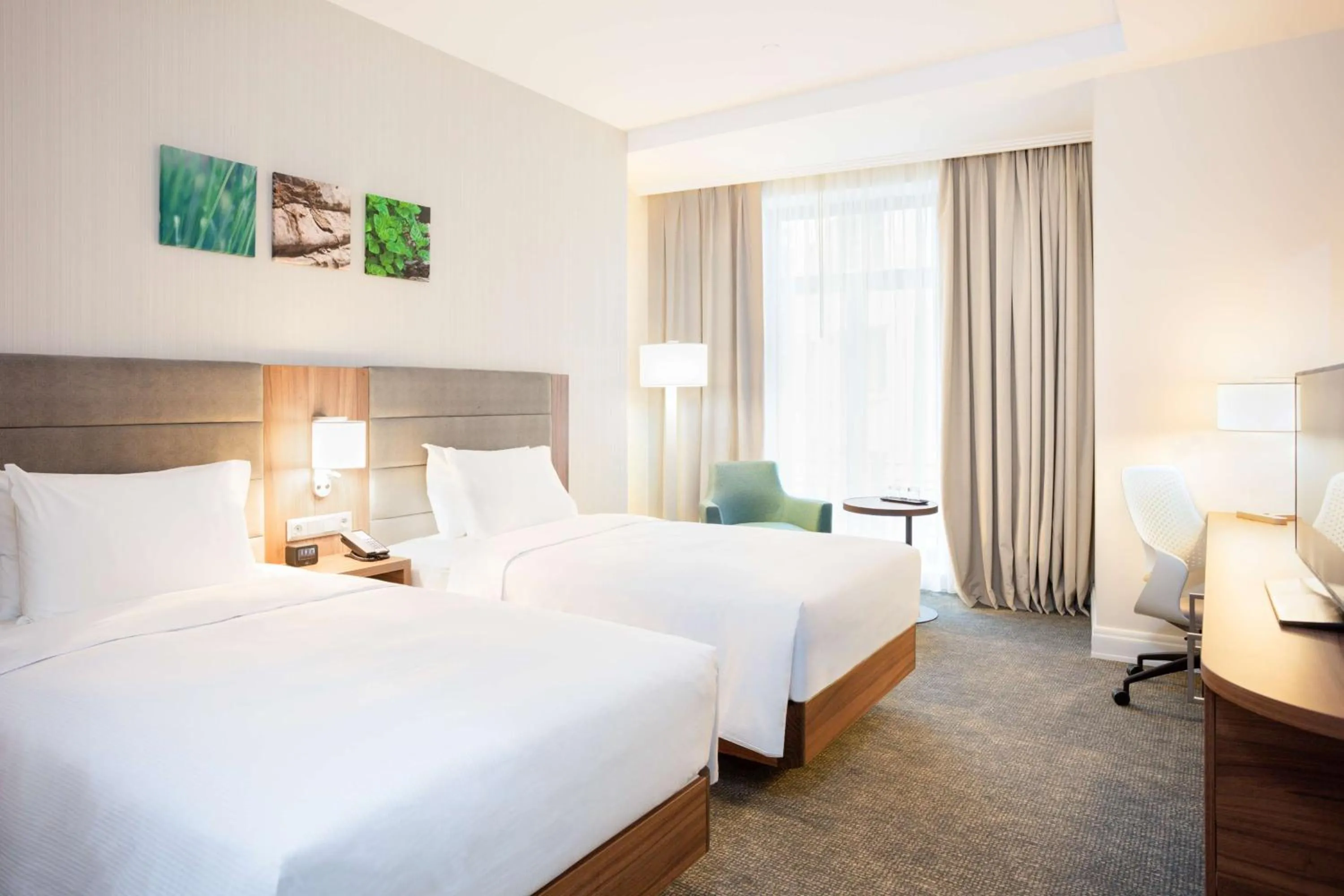 Bedroom, Bed in Hilton Garden Inn Bucharest Old Town