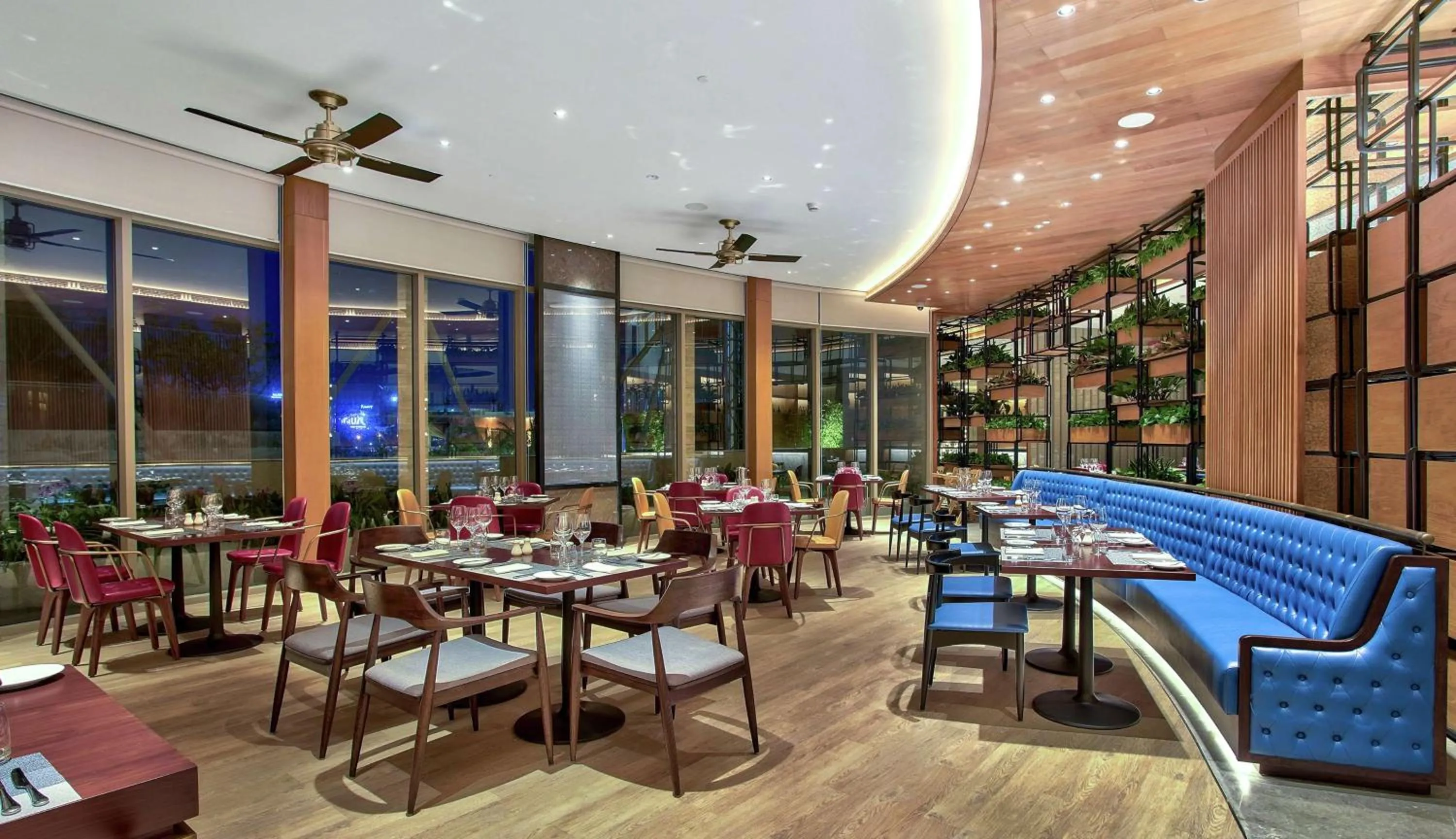 Restaurant/places to eat in Hilton Da Nang
