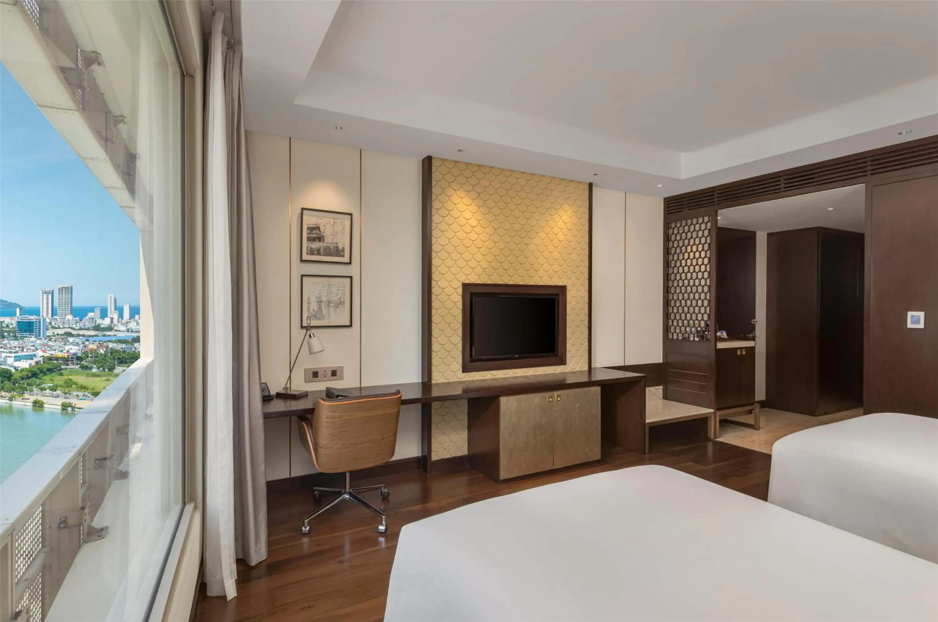 TV and multimedia, Bed in Hilton Da Nang