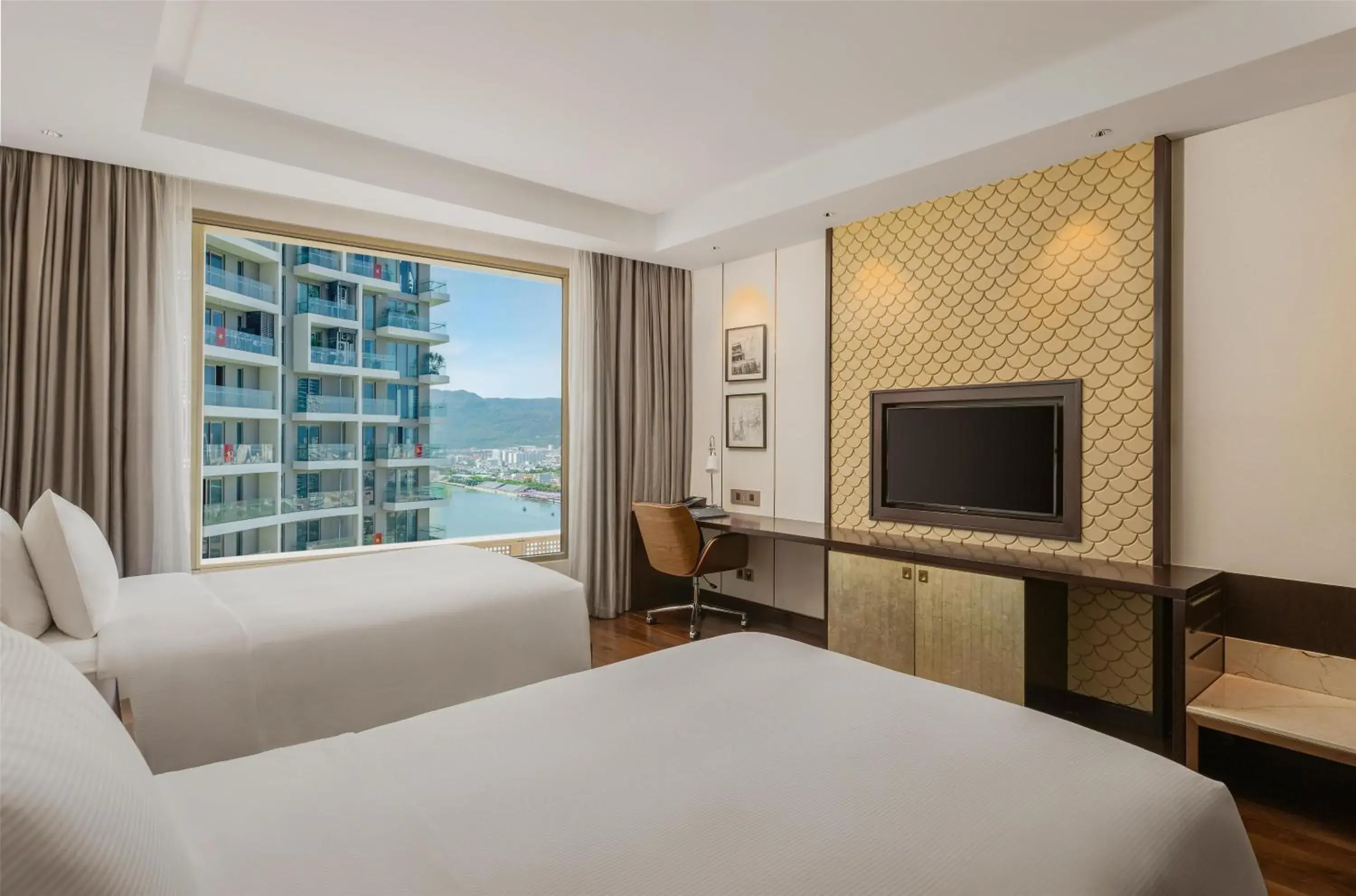 Twin Room with Ocean View in Hilton Da Nang Twin Room with Ocean View in Hilton Da Nang