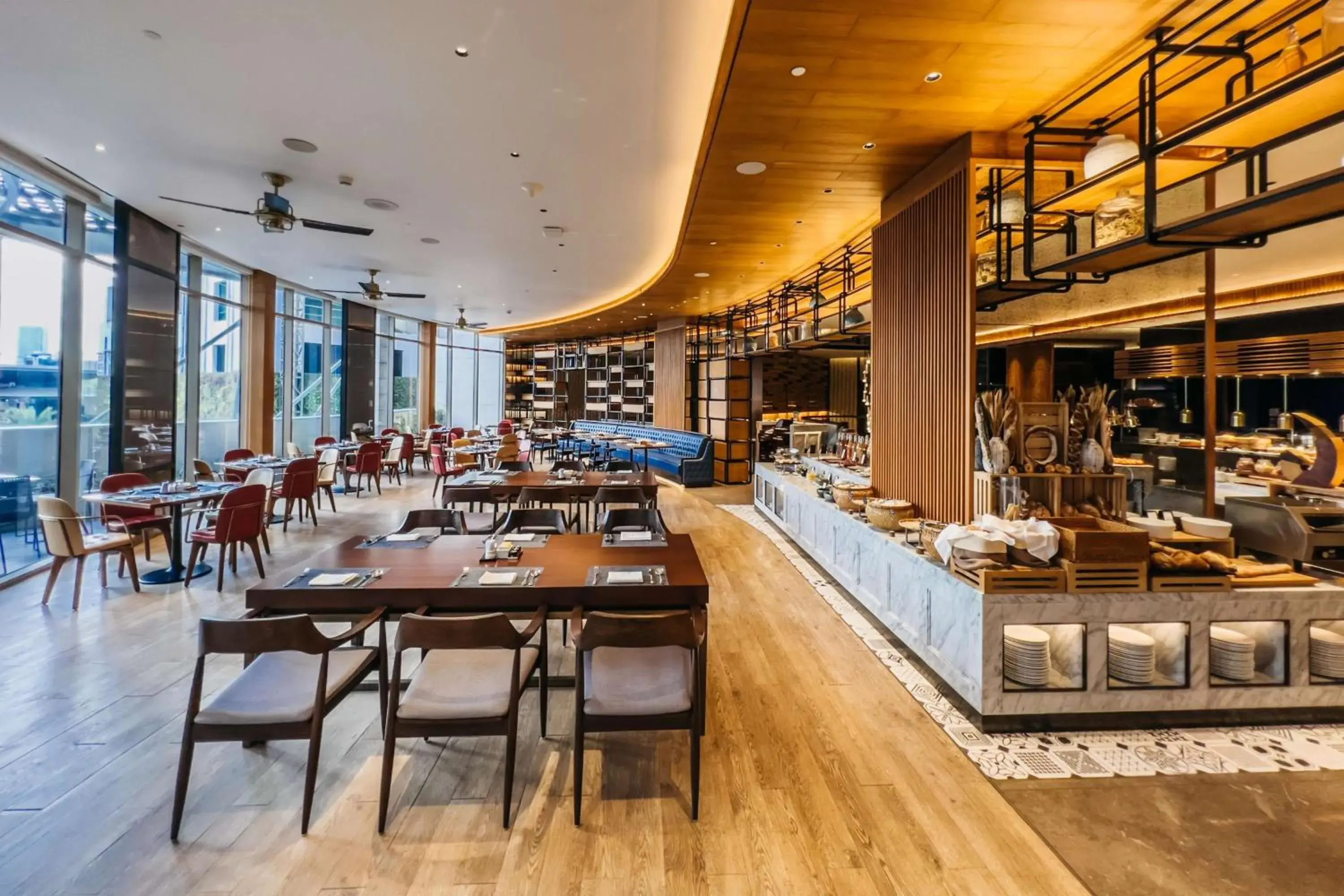 Restaurant/places to eat in Hilton Da Nang Restaurant/places to eat in Hilton Da Nang