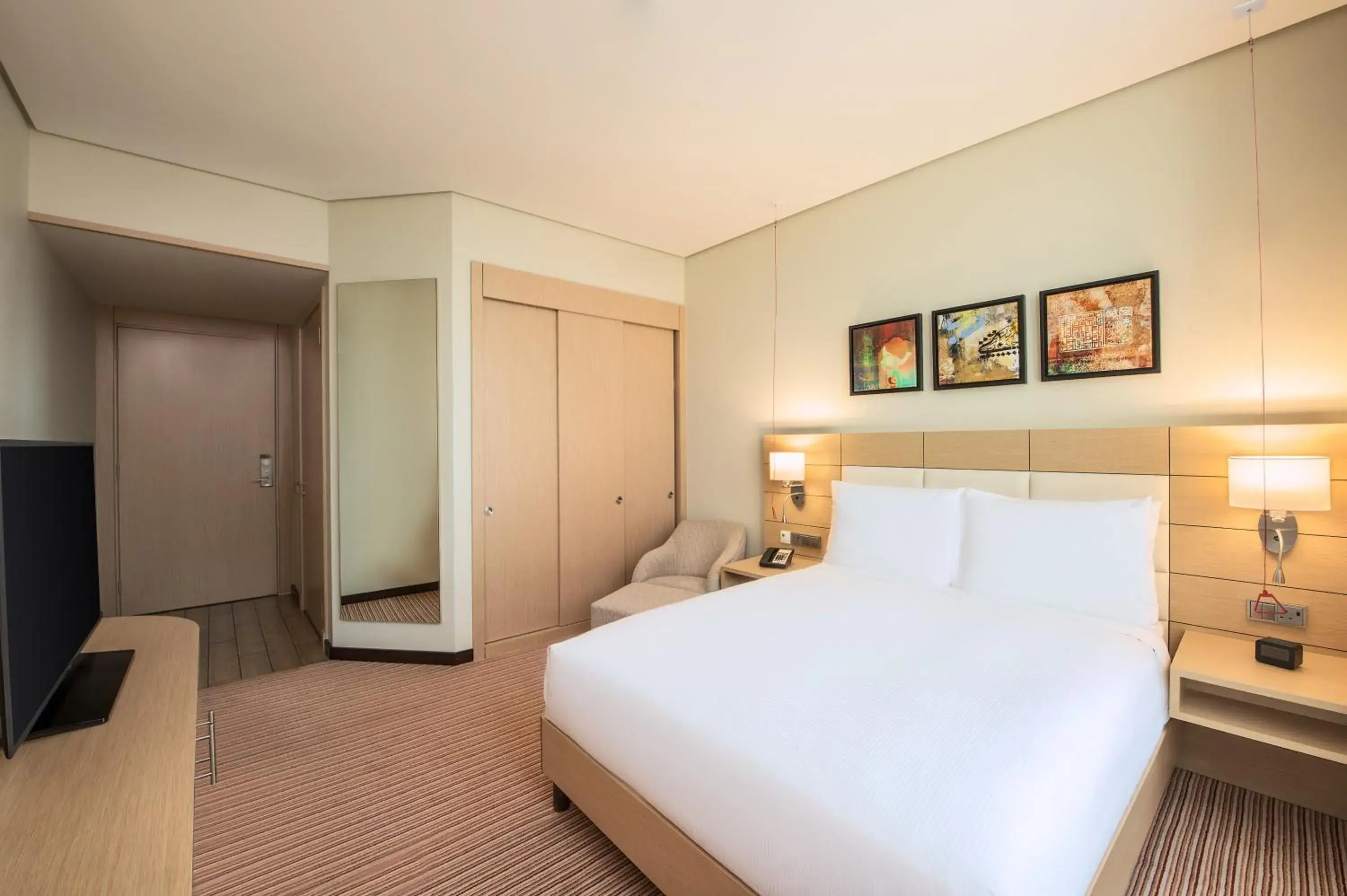 Deluxe King Room in Hilton Garden Inn Al Khobar Deluxe King Room in Hilton Garden Inn Al Khobar