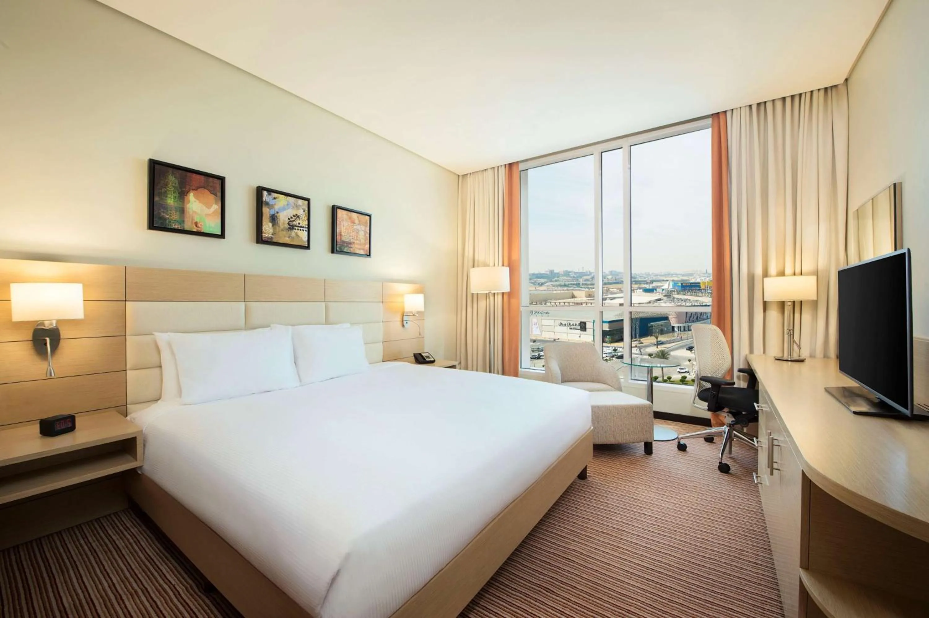 Bedroom, Bed in Hilton Garden Inn Al Khobar