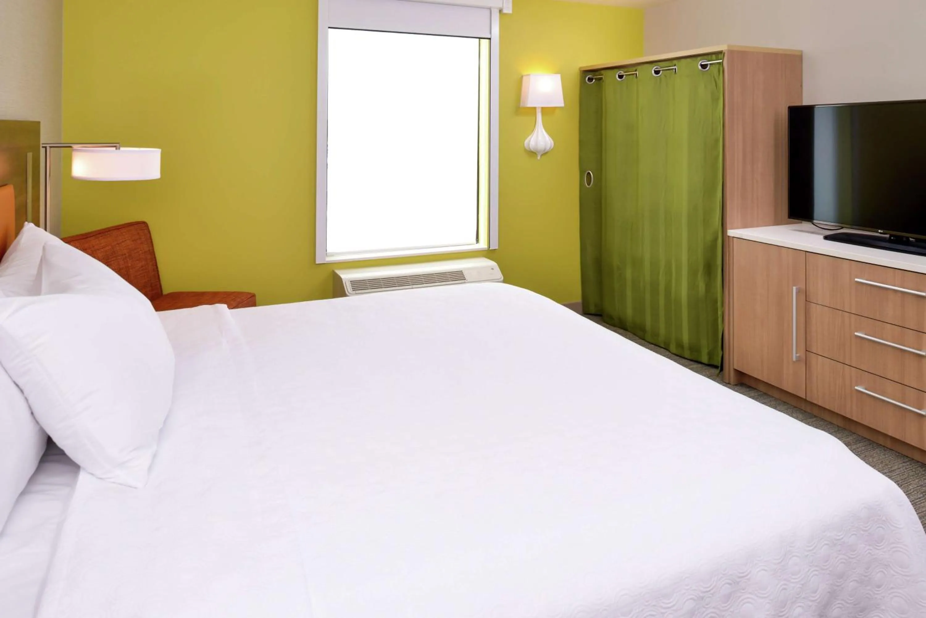 Bed in Home2 Suites By Hilton Merrillville