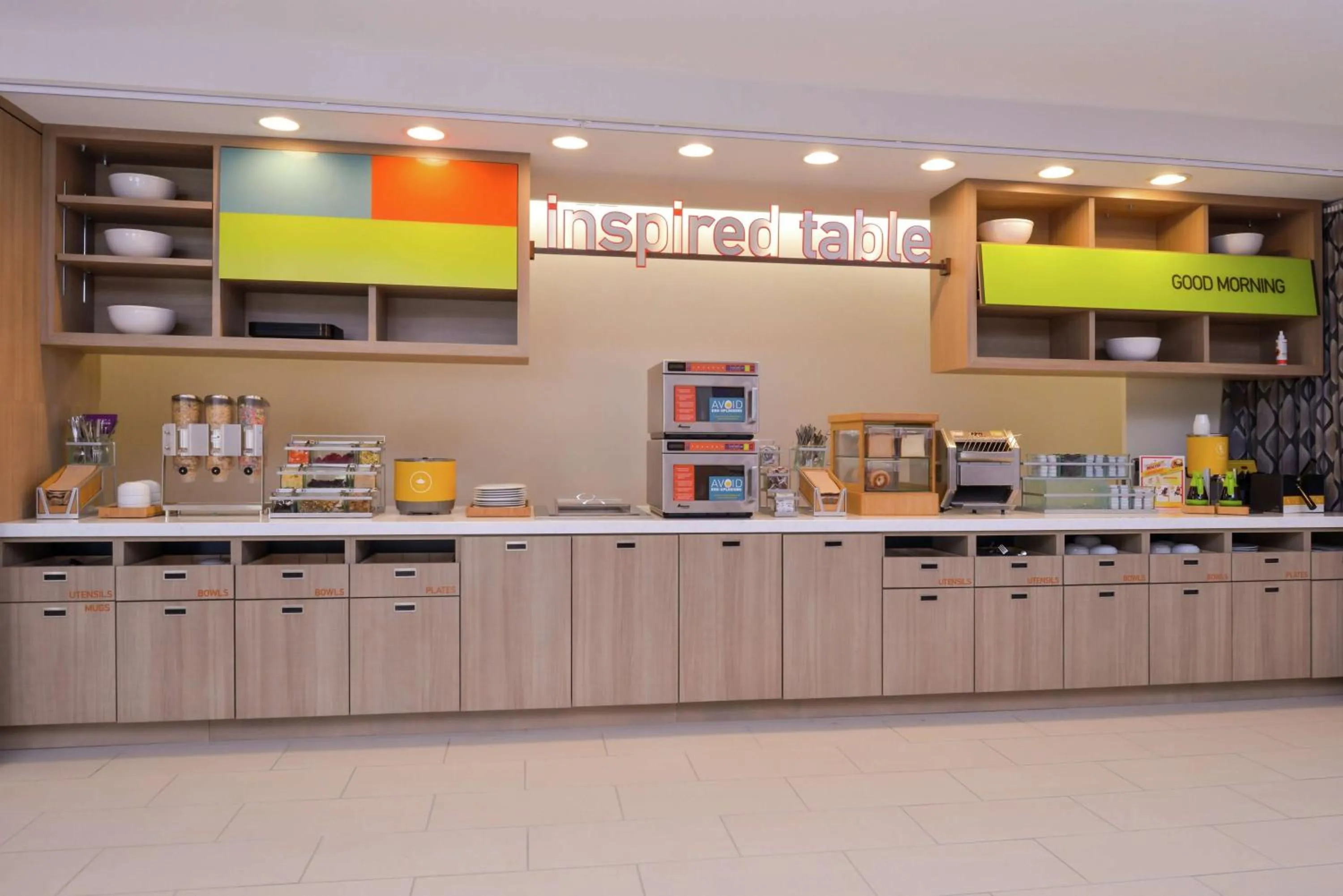 Dining area in Home2 Suites By Hilton Merrillville