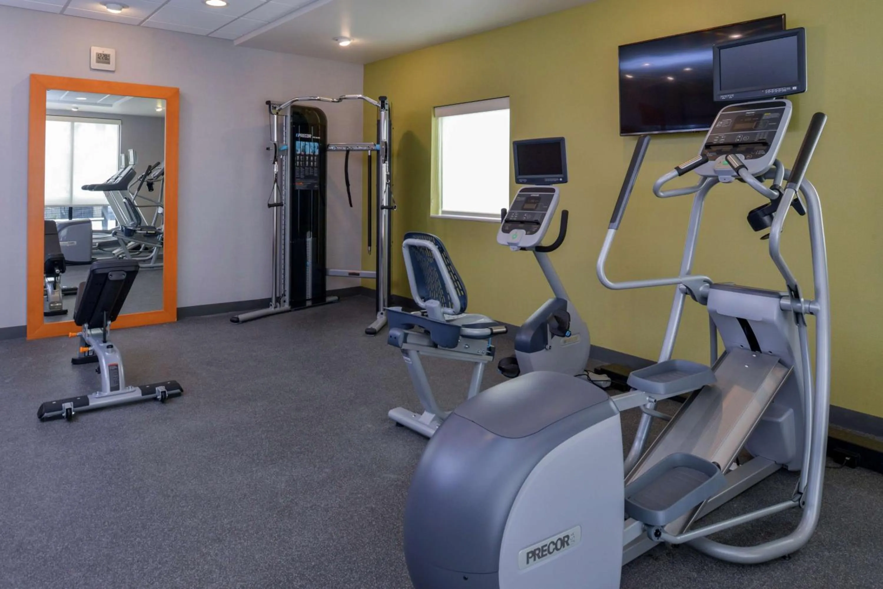 Fitness centre/facilities in Home2 Suites By Hilton Merrillville