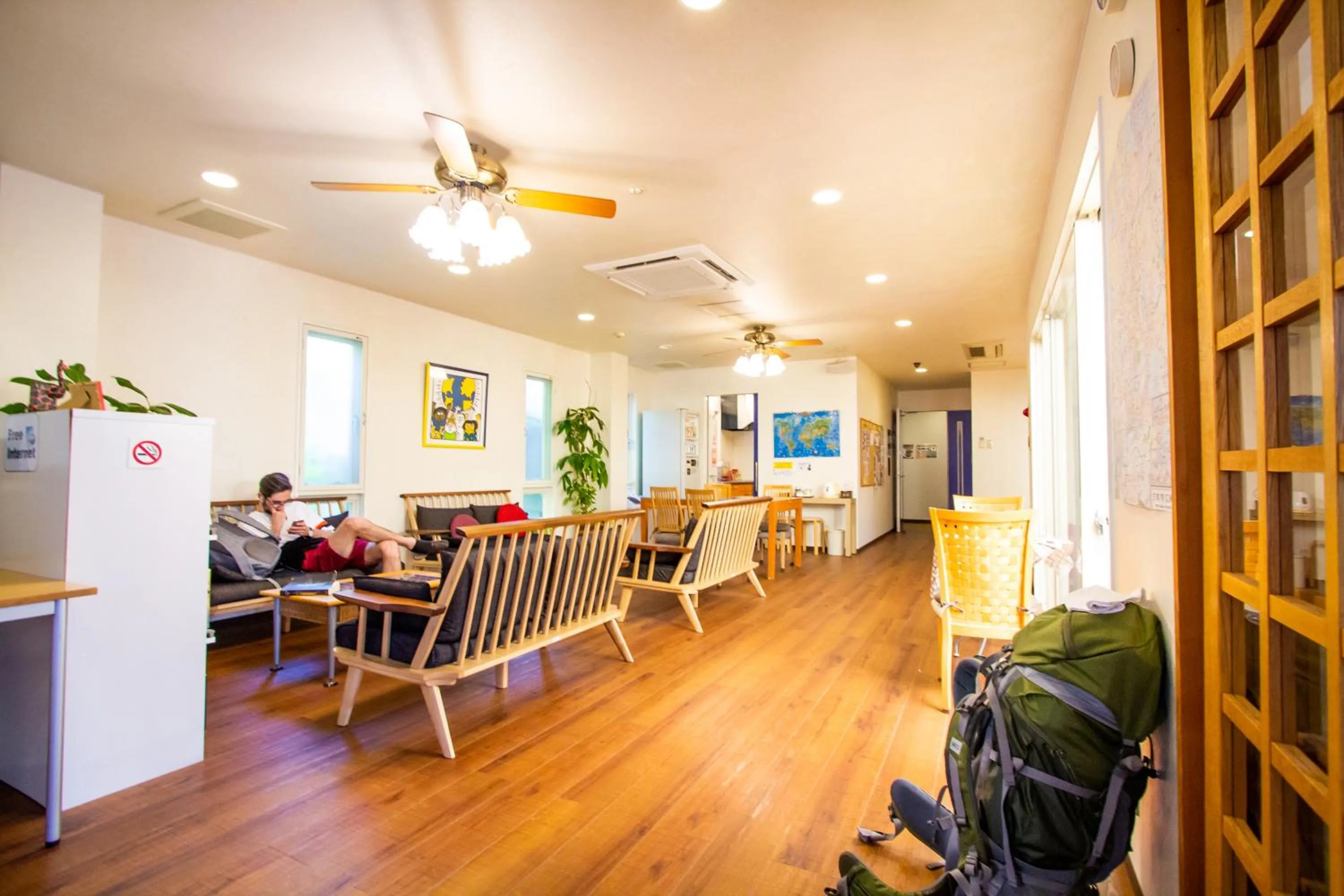 Communal lounge/ TV room in K's House Kyoto -Travelers Hostel