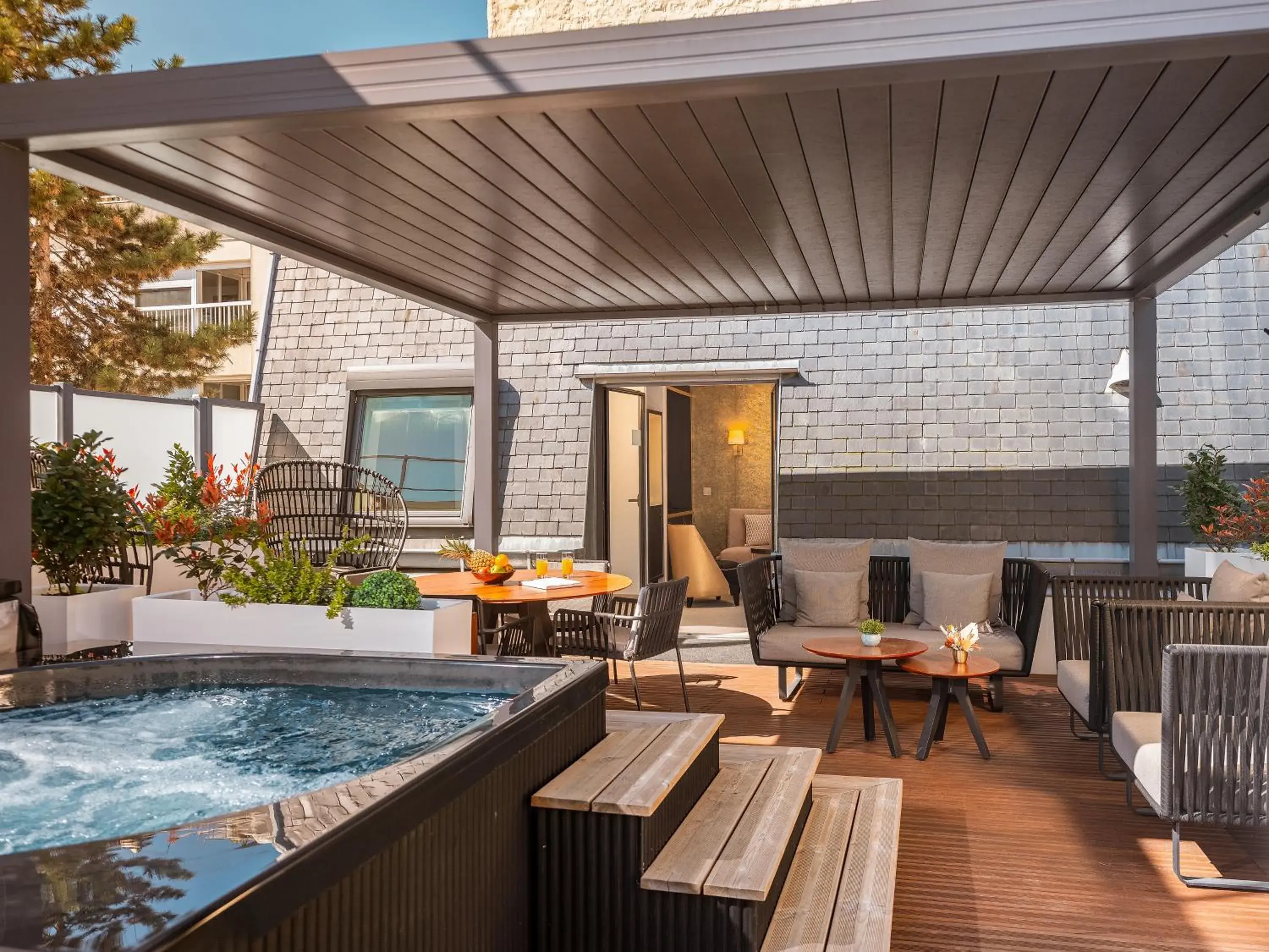 Niepce Paris, Curio Collection By Hilton Niepce Paris, Curio Collection By Hilton