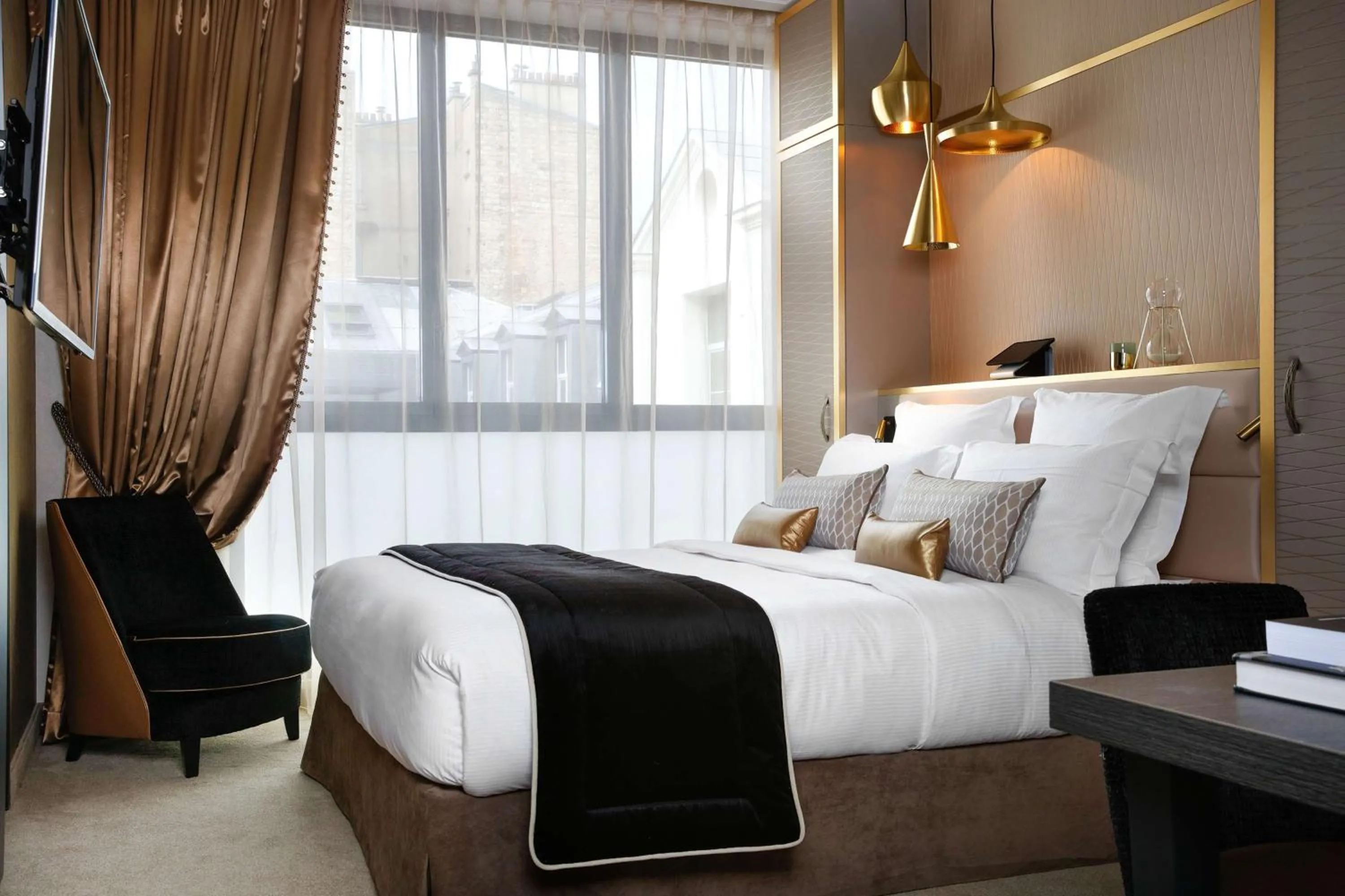 Bedroom, Bed in Niepce Paris, Curio Collection By Hilton