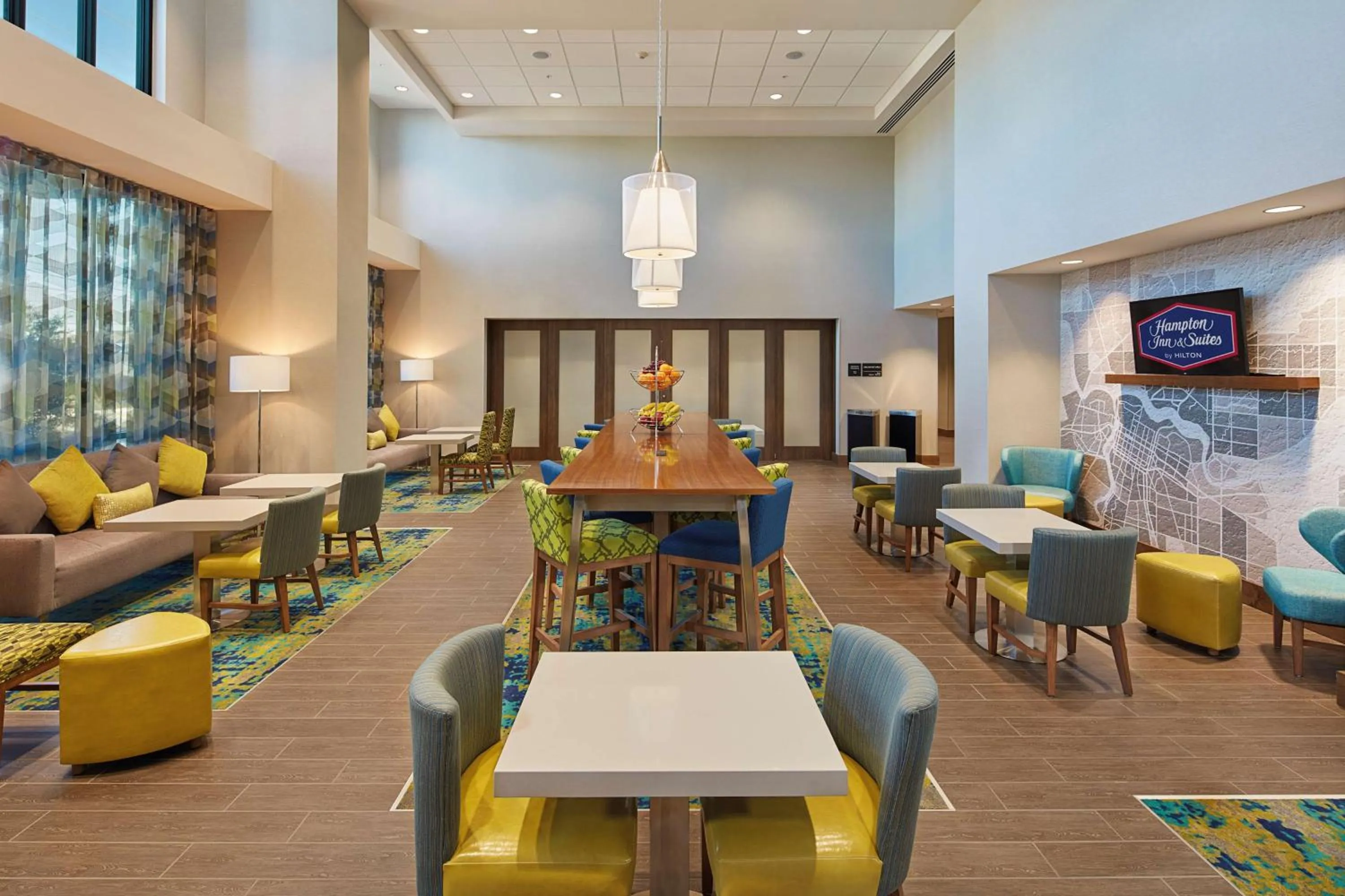 Lobby or reception in Hampton Inn & Suites Sacramento at CSUS