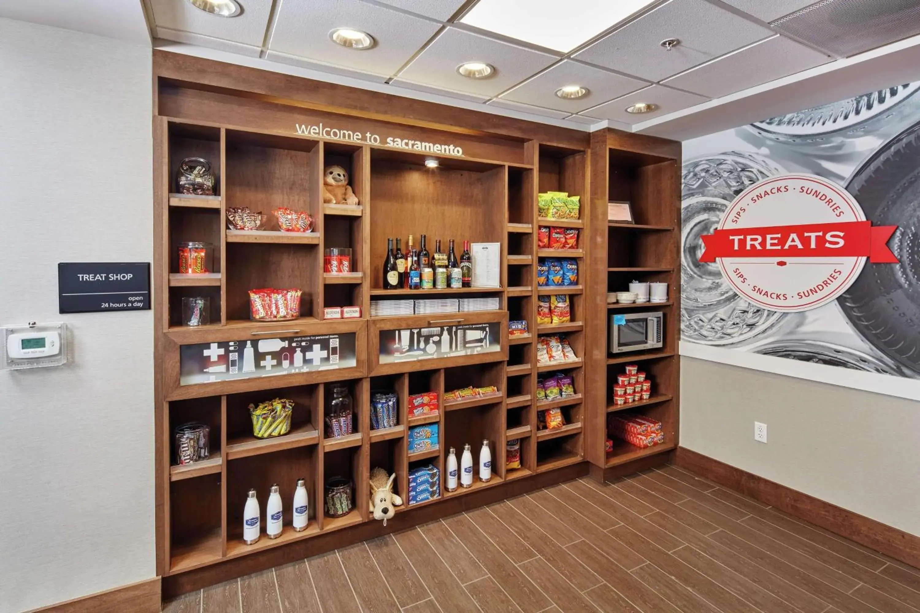 Restaurant/places to eat in Hampton Inn & Suites Sacramento at CSUS Restaurant/places to eat in Hampton Inn & Suites Sacramento at CSUS