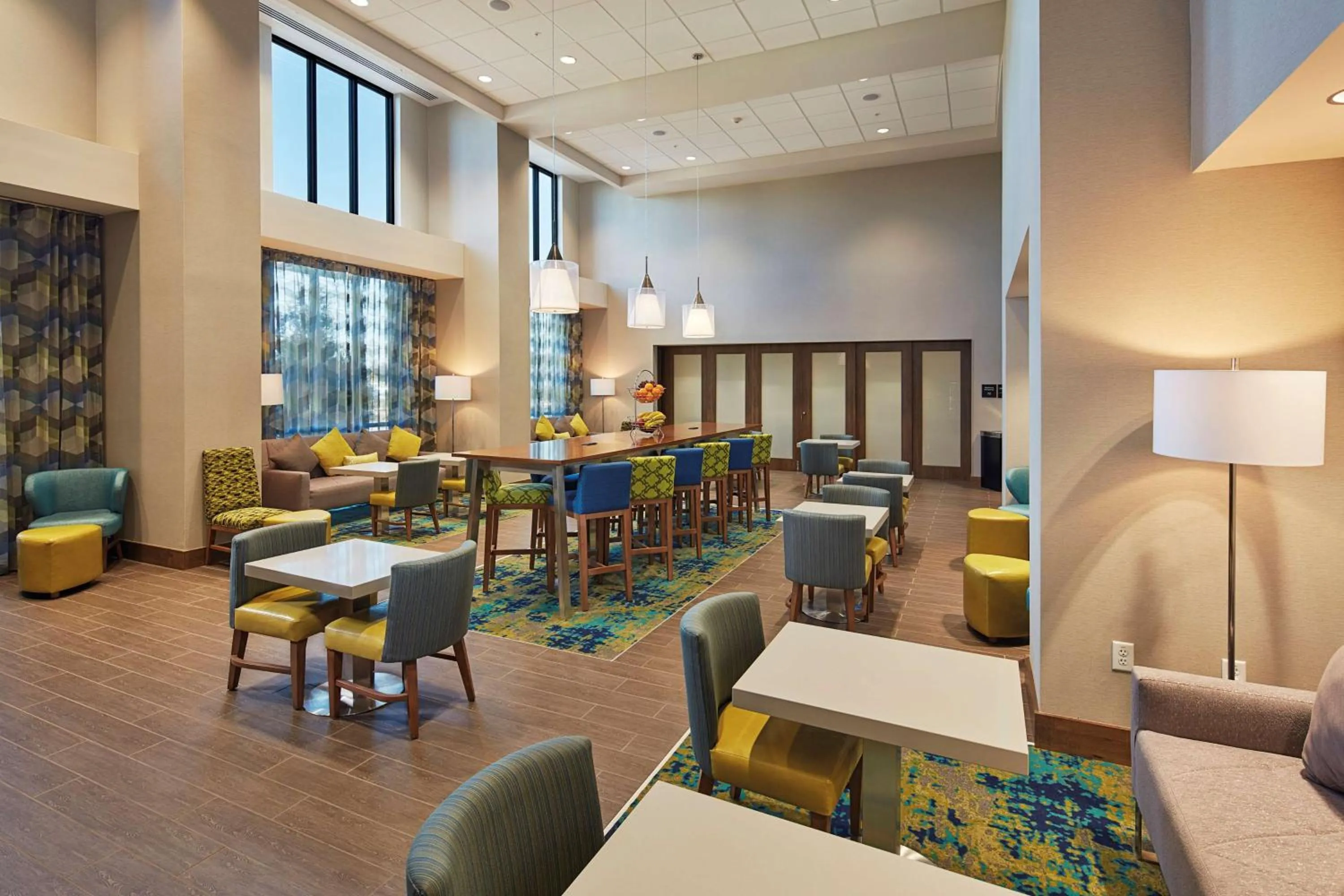Lobby or reception in Hampton Inn & Suites Sacramento at CSUS