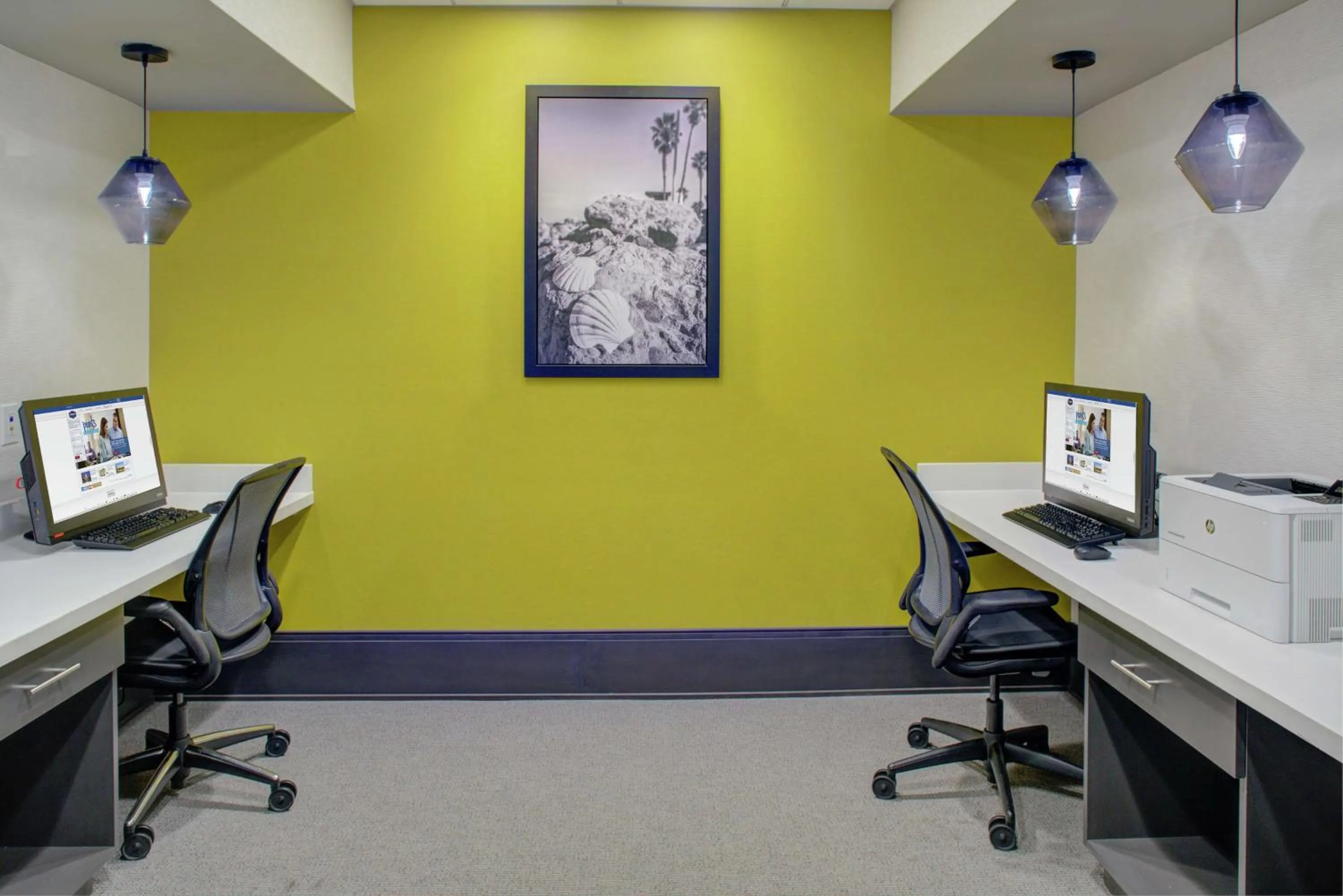 Business facilities in Hampton Inn & Suites Irvine/Orange County Airport