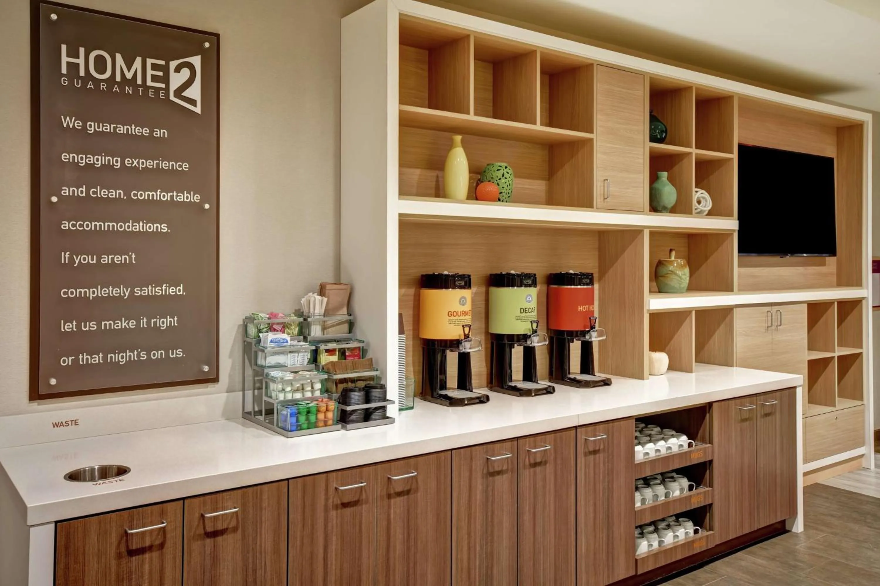 Dining area in Home2 Suites by Hilton Springfield North