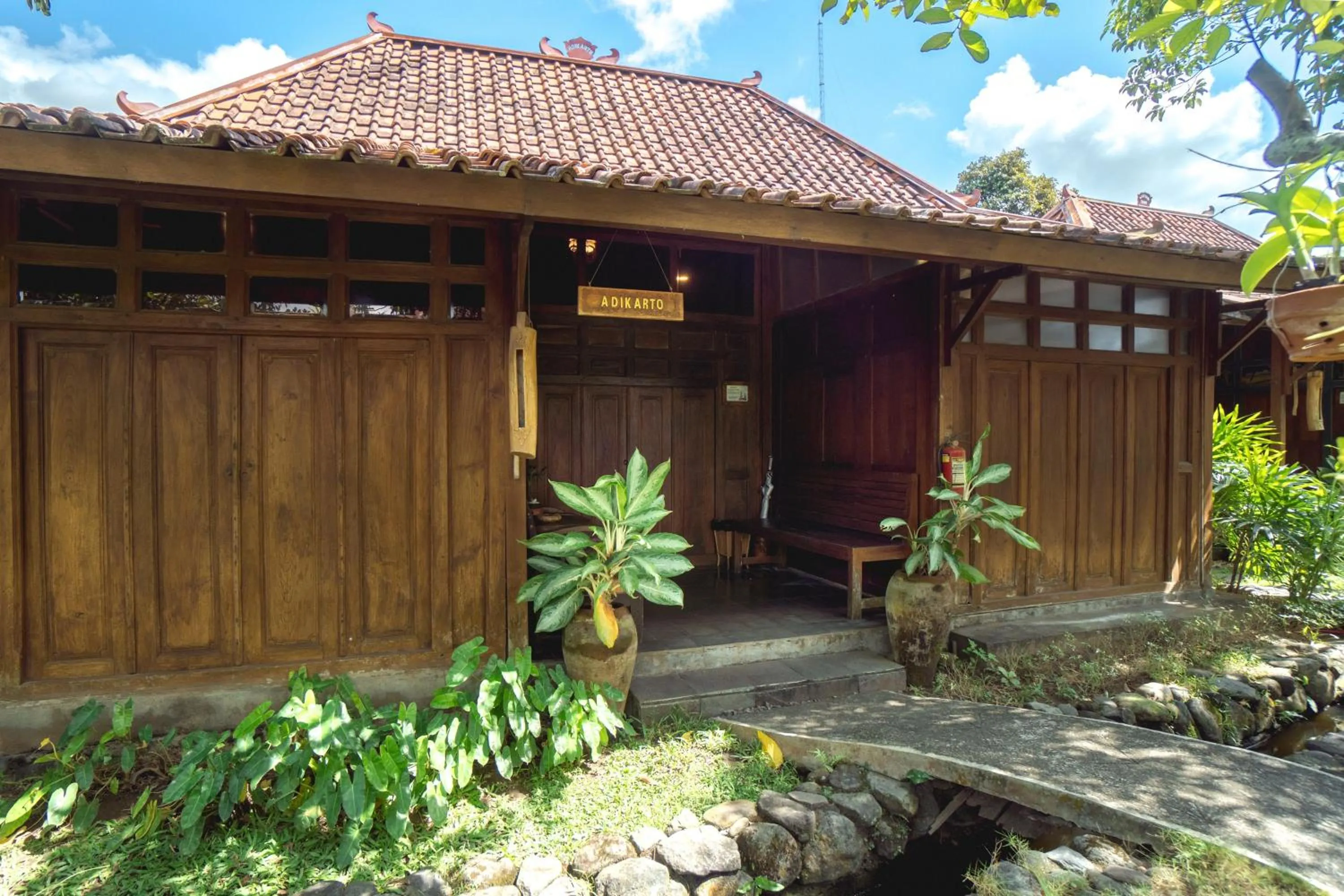 Tembi - Historical Home