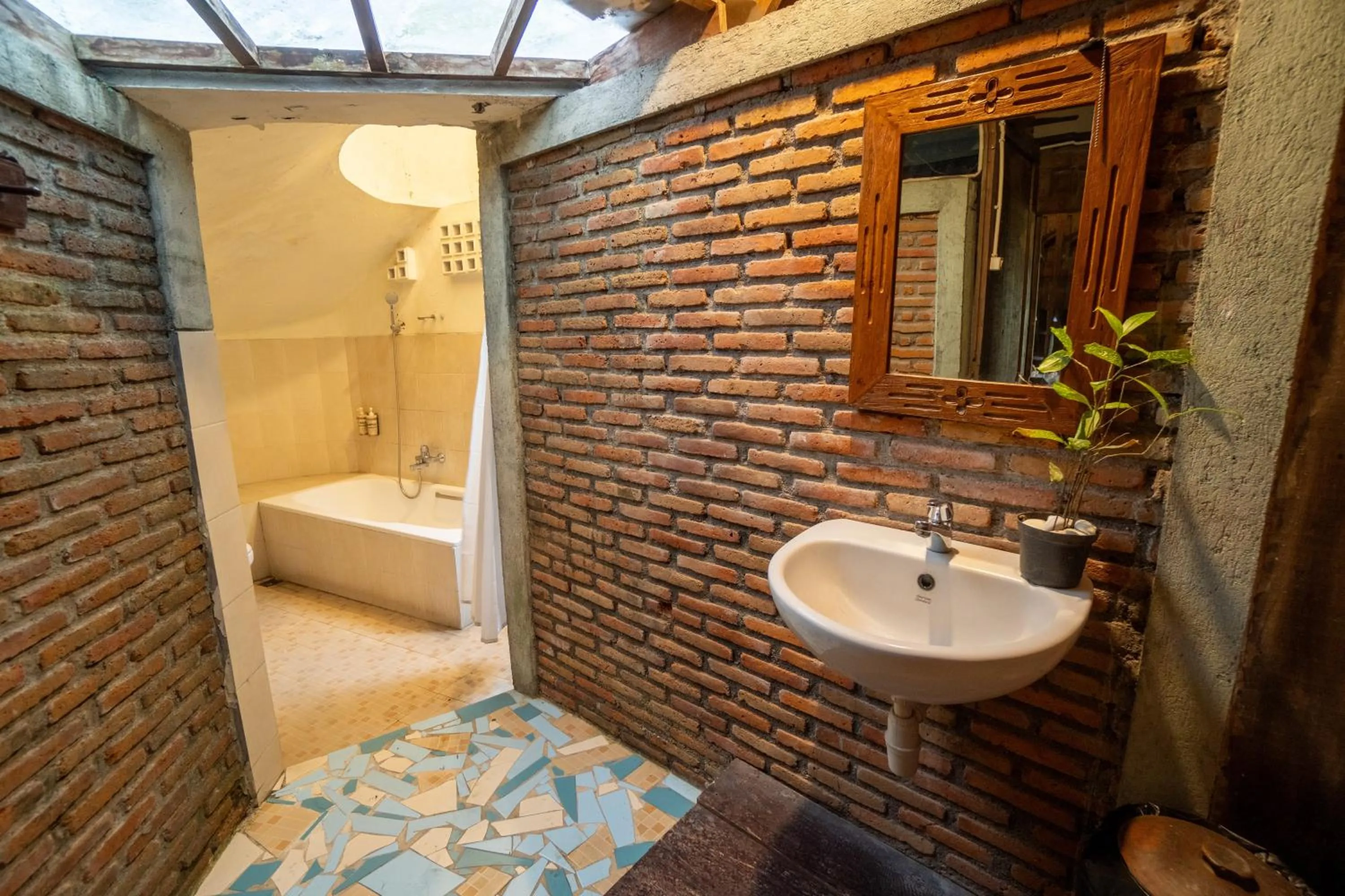 Tembi - Historical Home