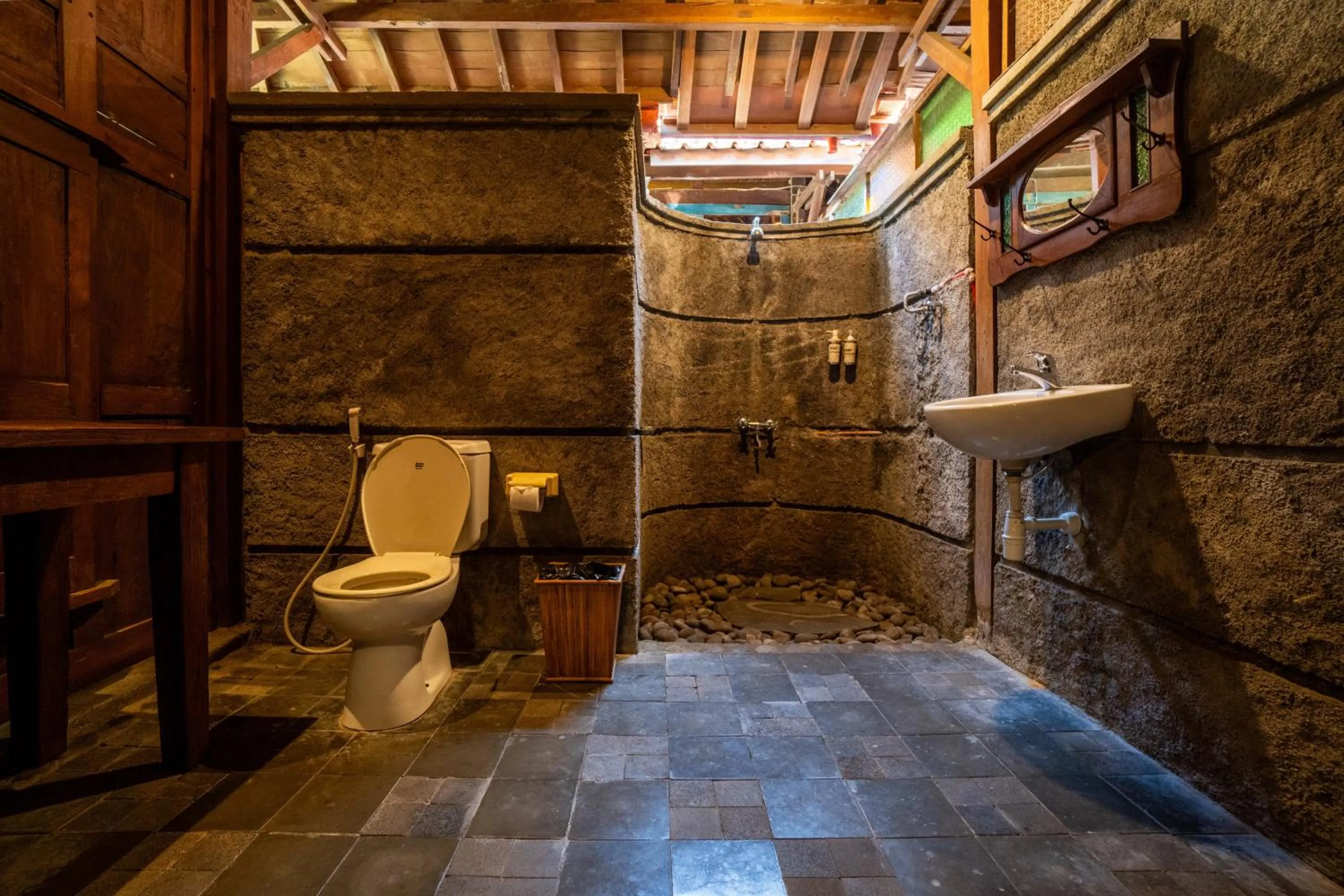 Tembi - Historical Home