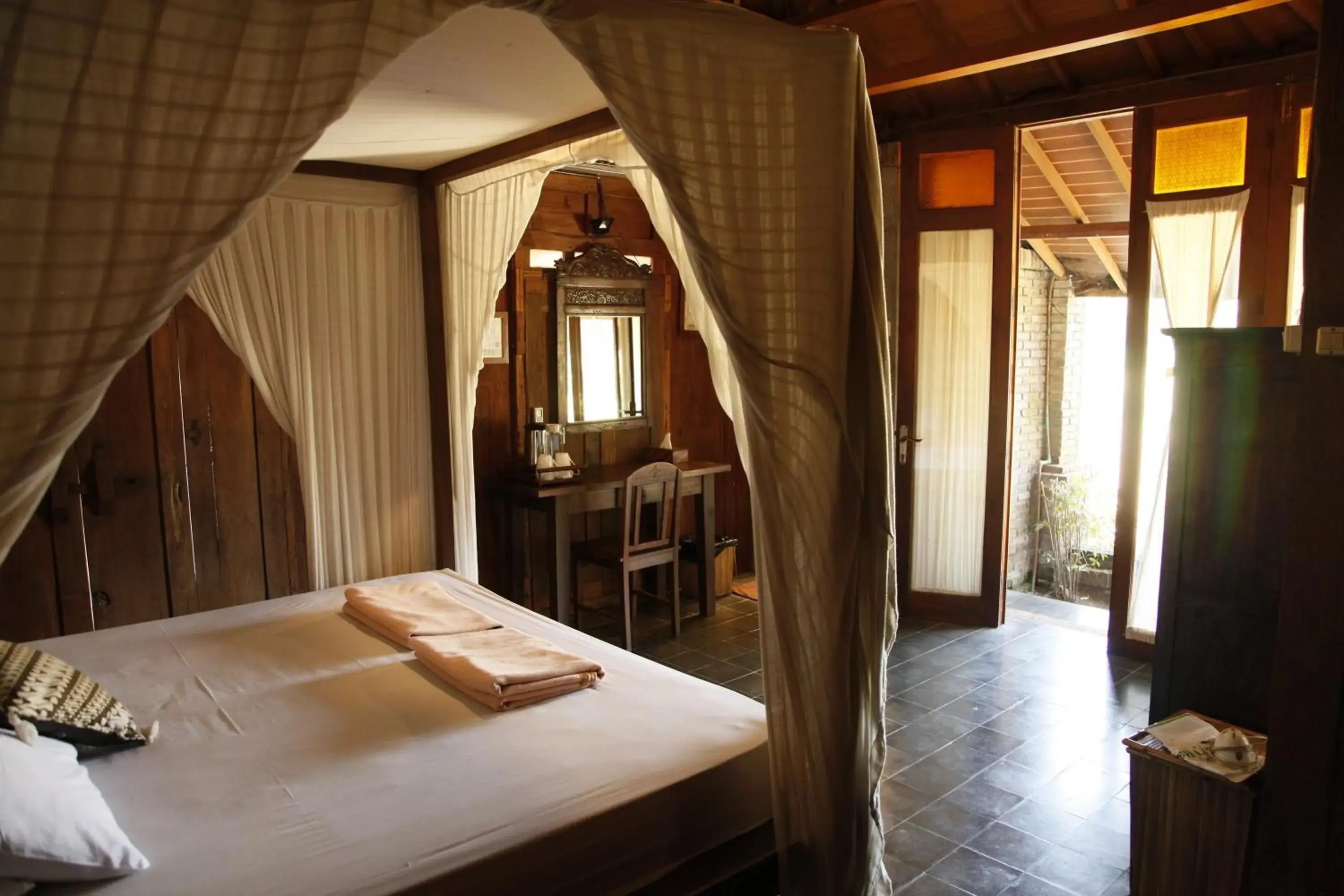 Bed in Tembi - Historical Home Bed in Tembi - Historical Home