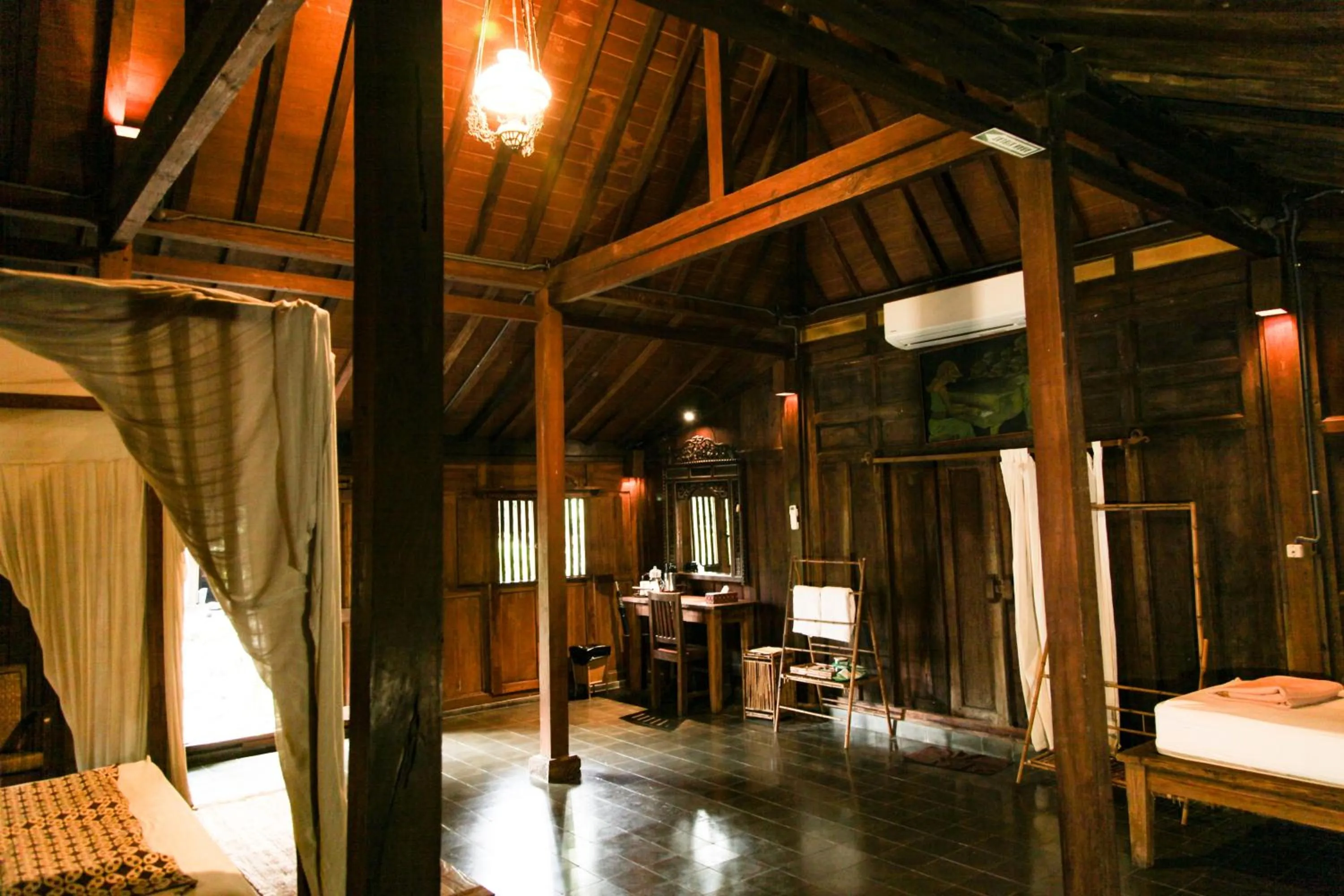 Tembi - Historical Home