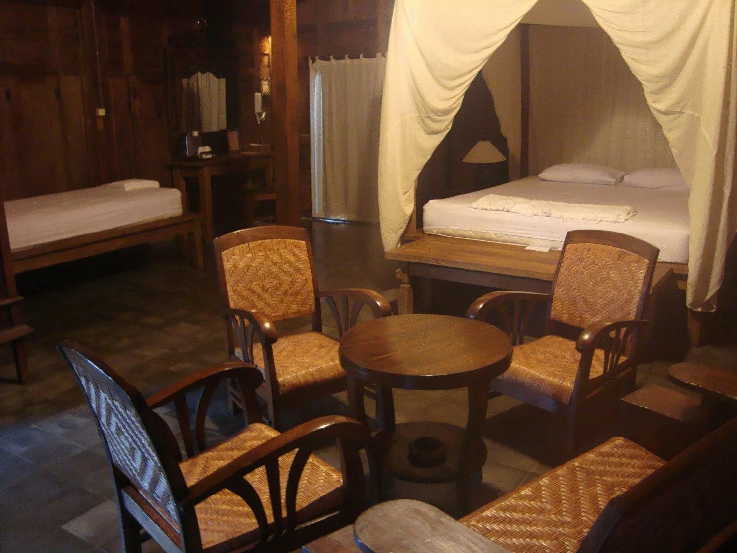 Bed in Tembi - Historical Home