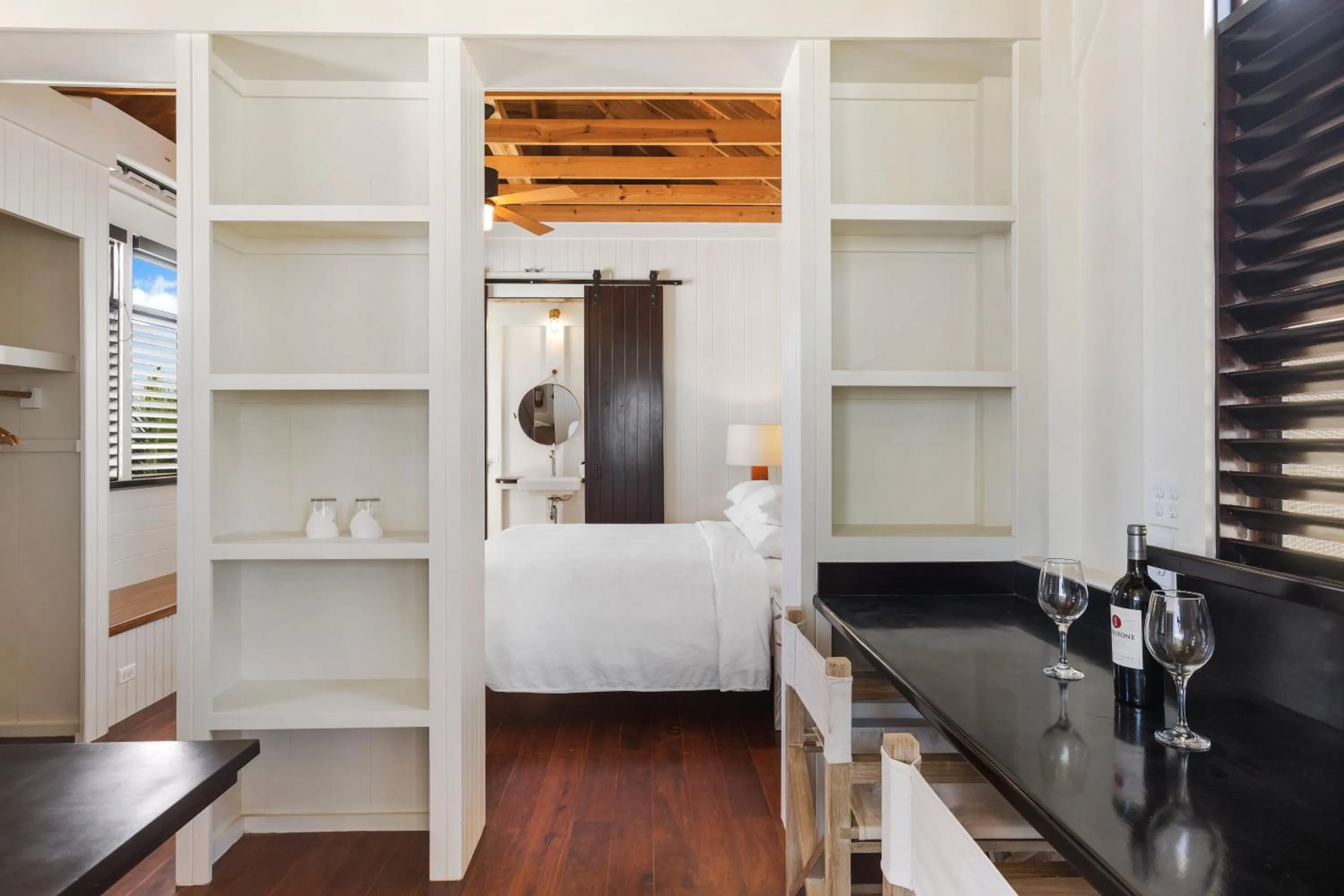 Kitchen or kitchenette, Bed in Mahogany Bay Resort and Beach Club, Curio Collection