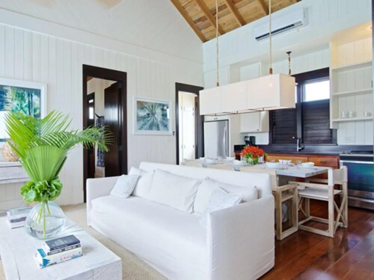 Living room in Mahogany Bay Resort and Beach Club, Curio Collection