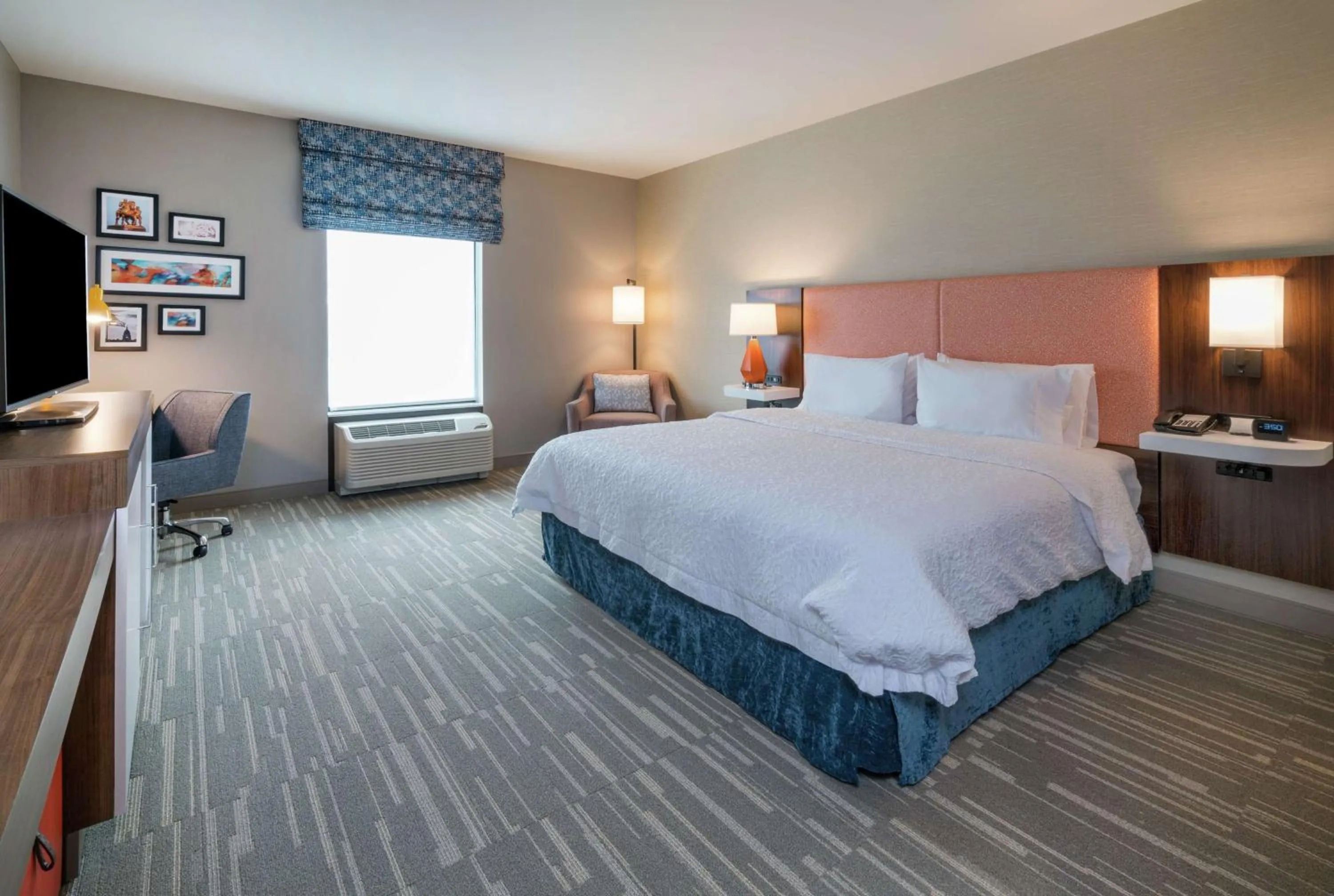 Bed in Hampton Inn & Suites Glenarden/Washington DC