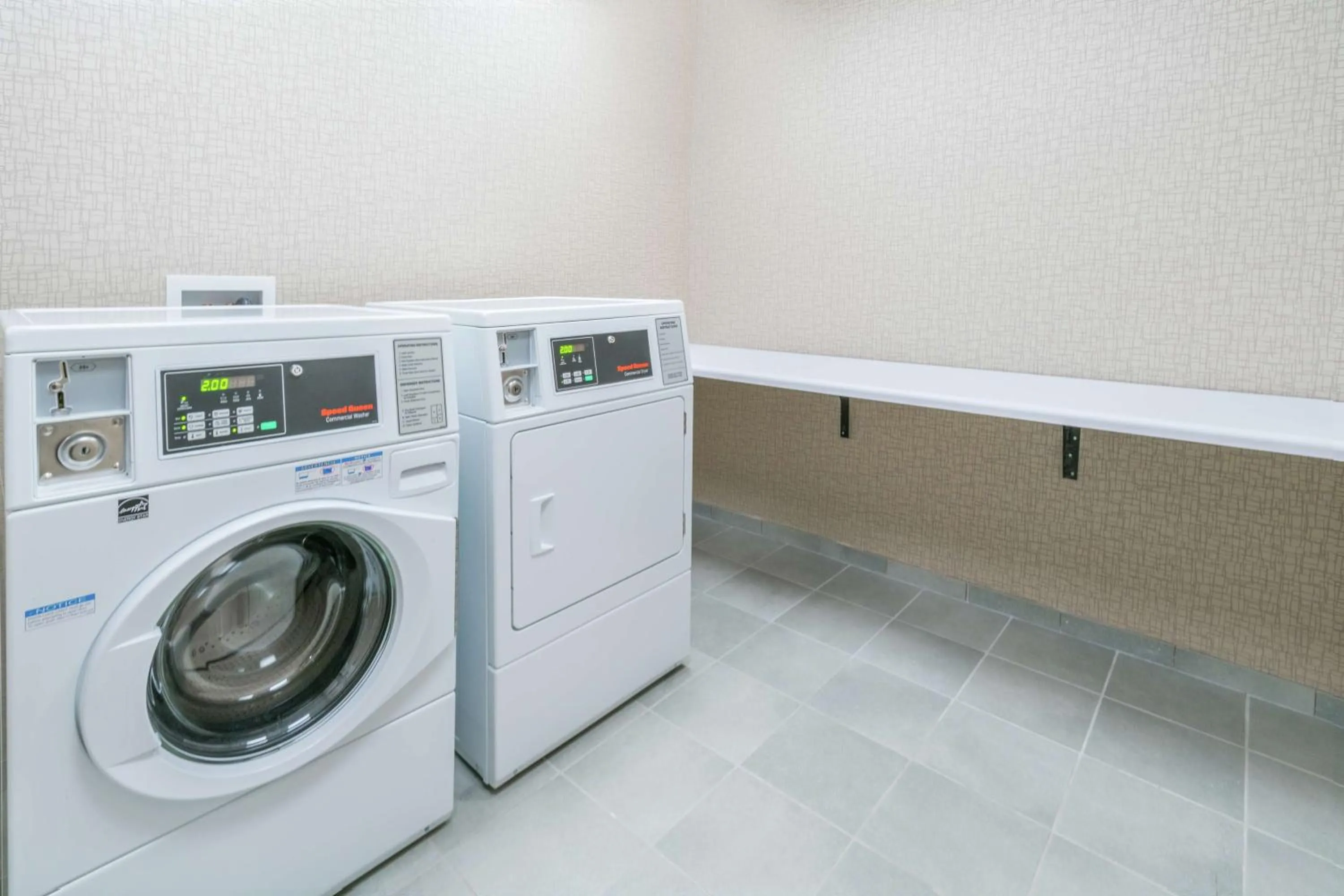 Property building in Hampton Inn & Suites Glenarden/Washington DC