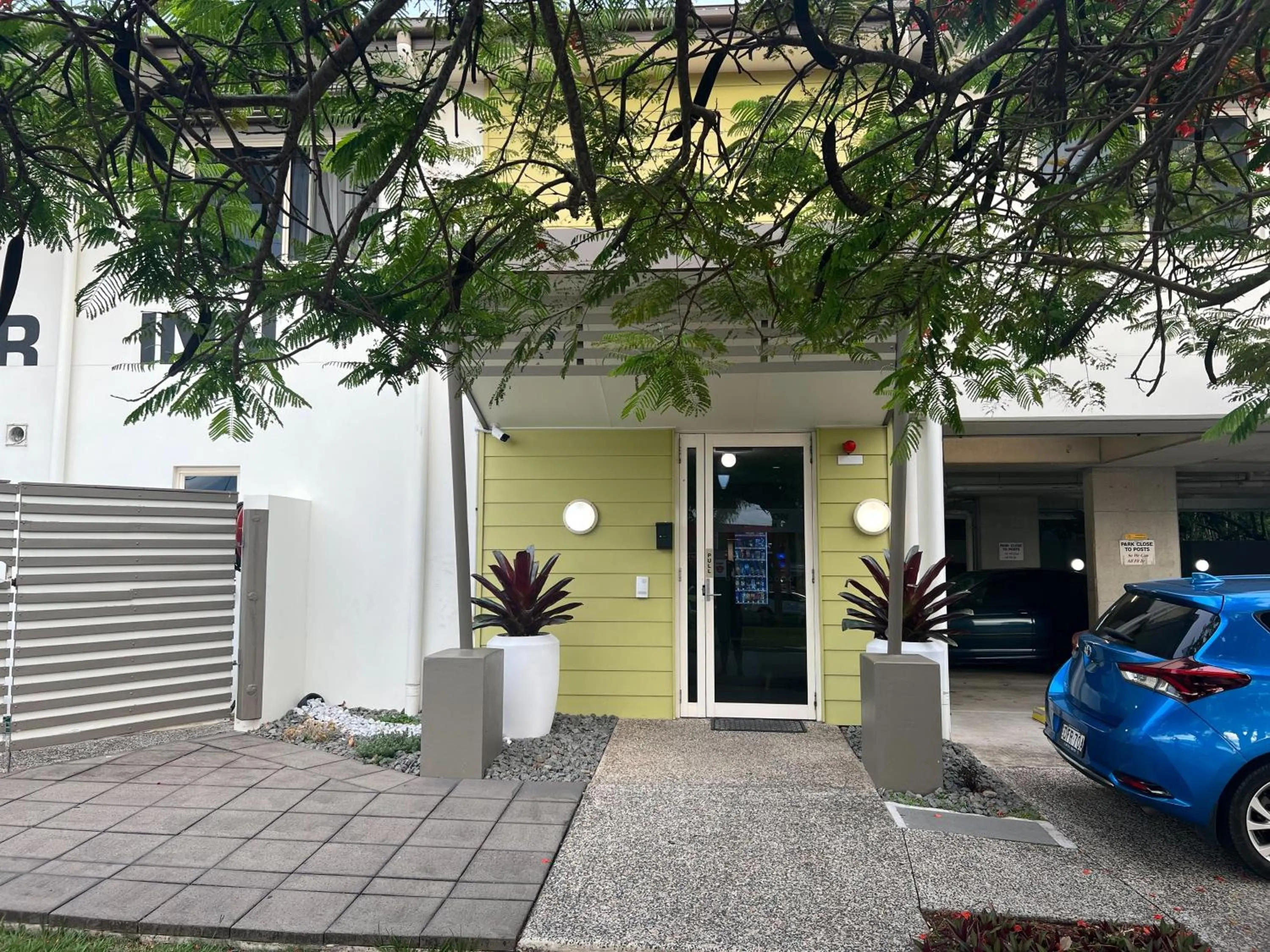 Property building in Redcliffe Motor Inn