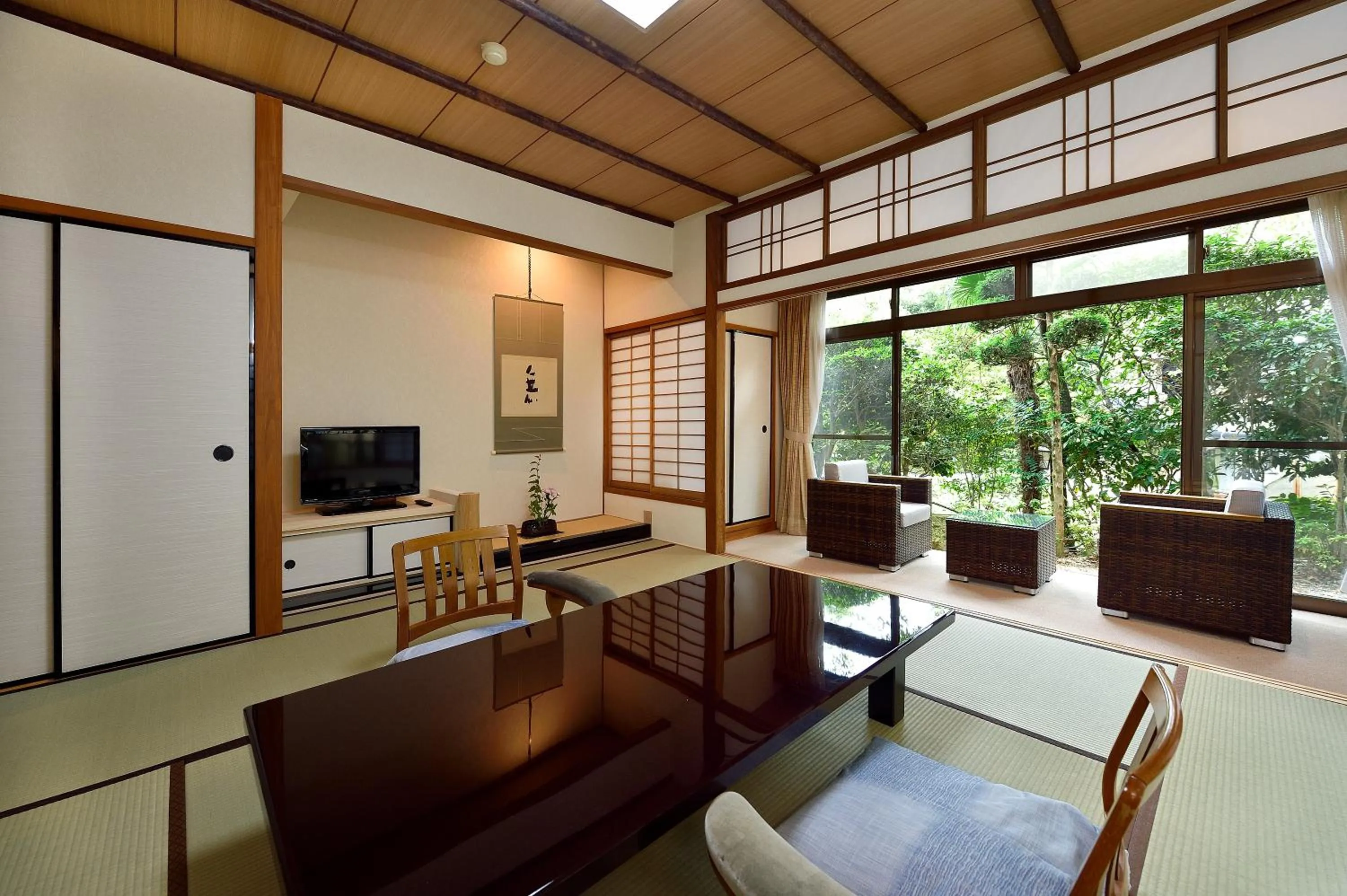 TV and multimedia in Arima Onsen Gekkoen Yugetsusanso