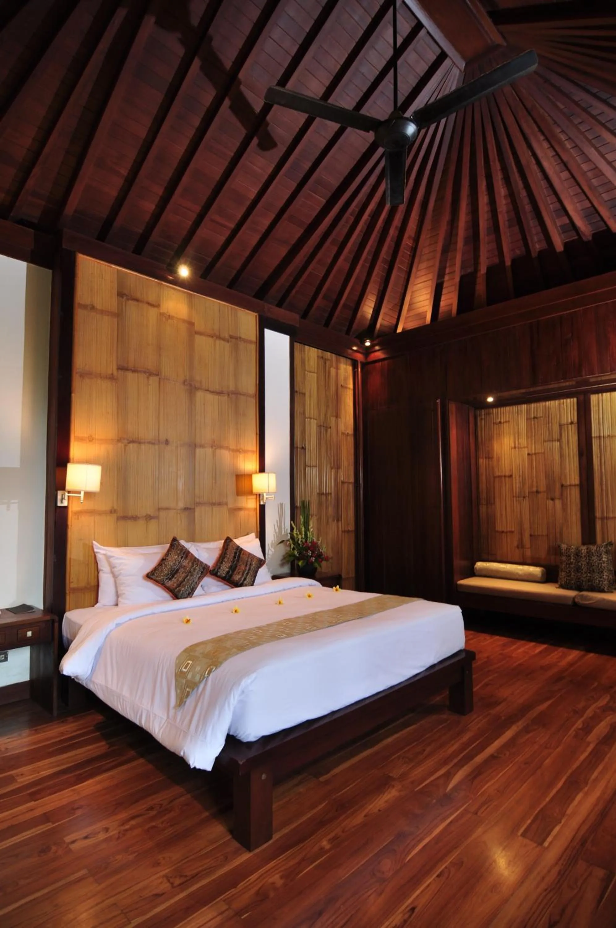 Bedroom, Bed in Anginsepoi