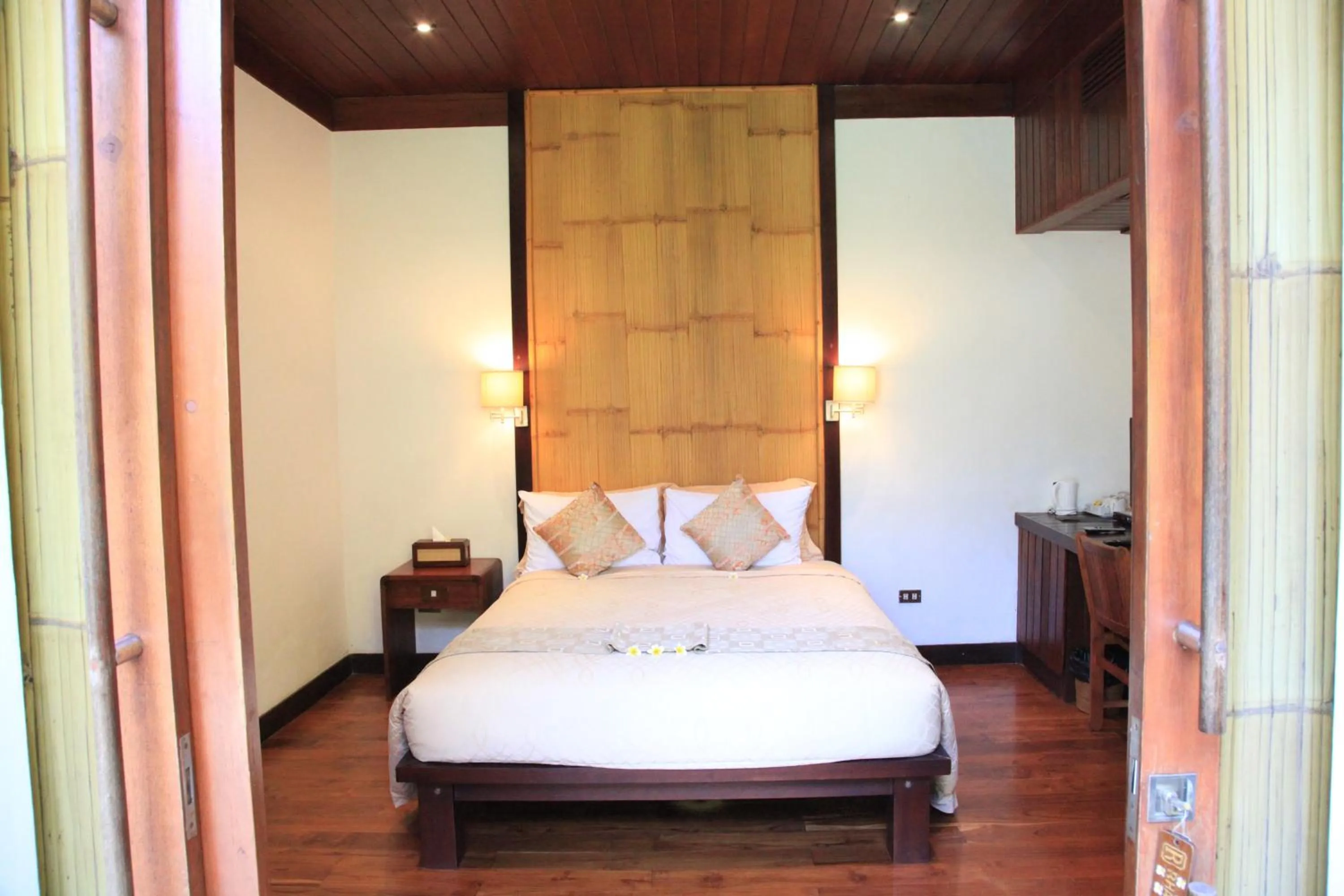 Bedroom, Bed in Anginsepoi