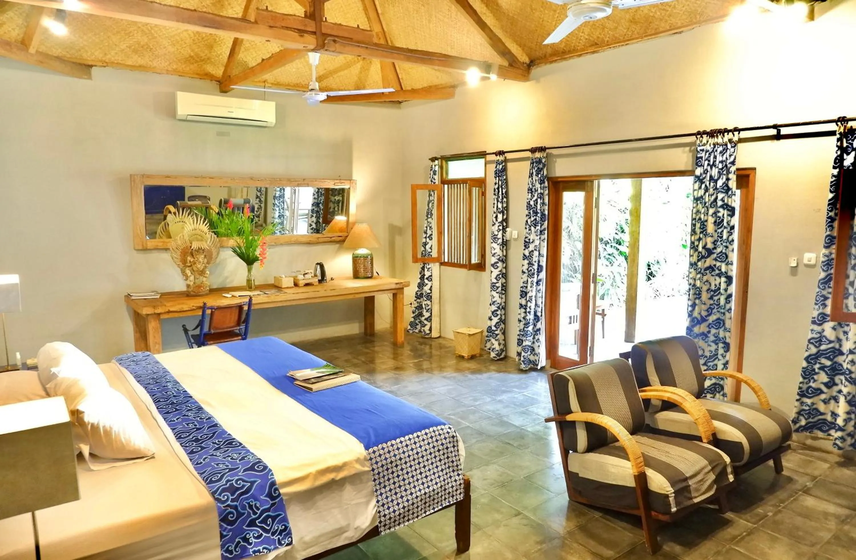 Bedroom, Bed in D'omah Yogya Hotel