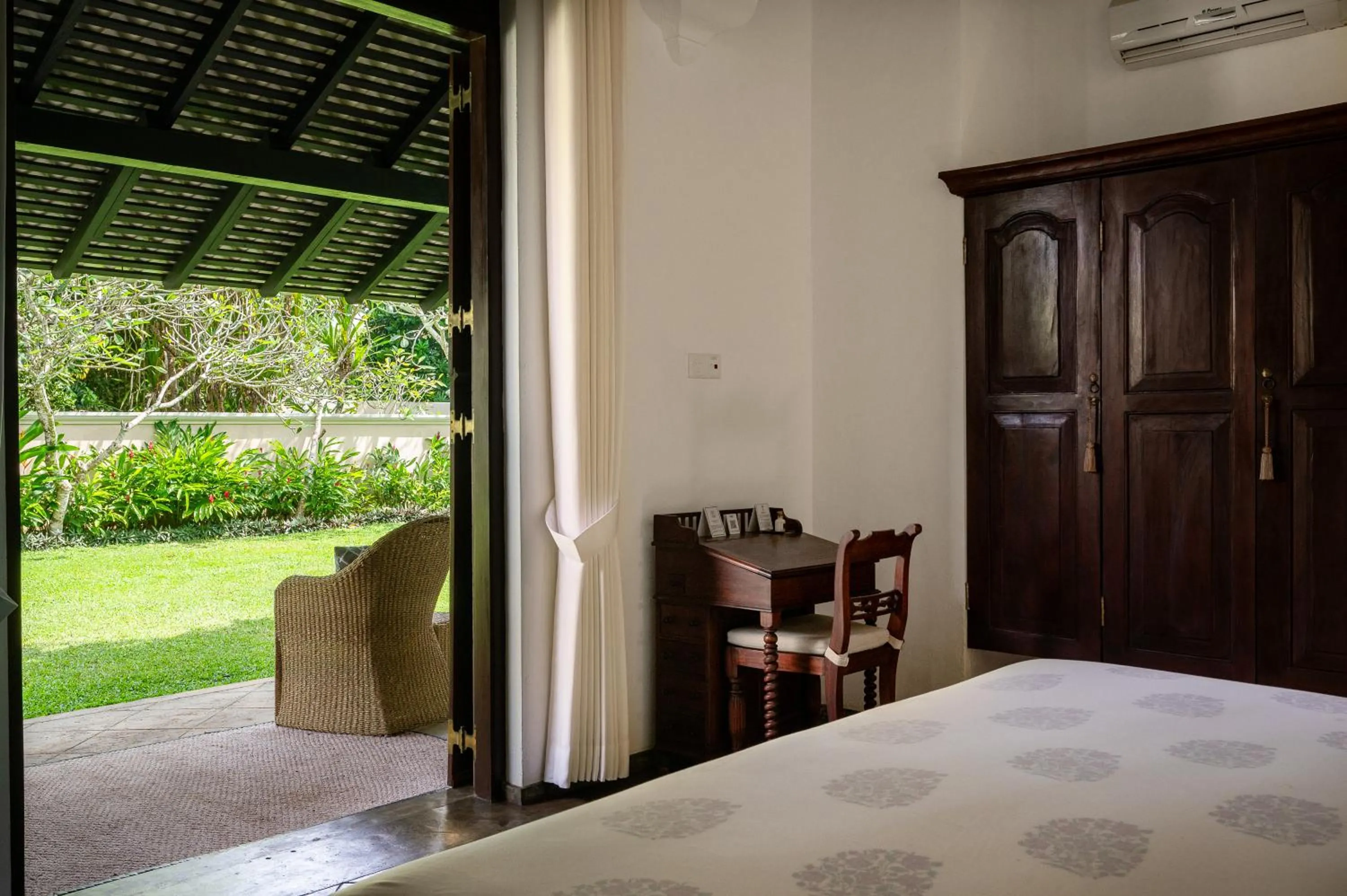 Garden view, Bed in Nyne Hotels The Muse - Bentota