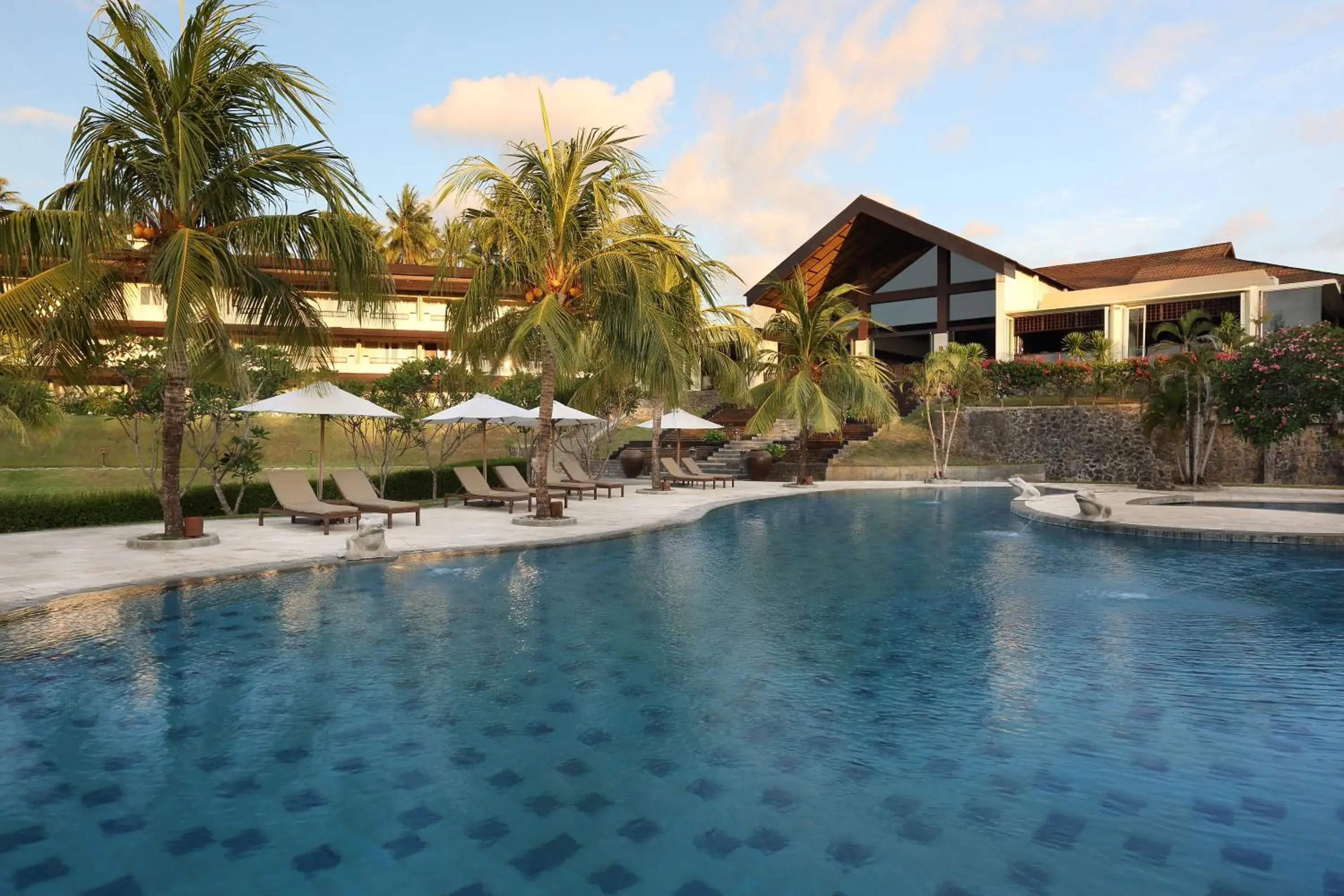 Swimming pool in Grand Luley Manado