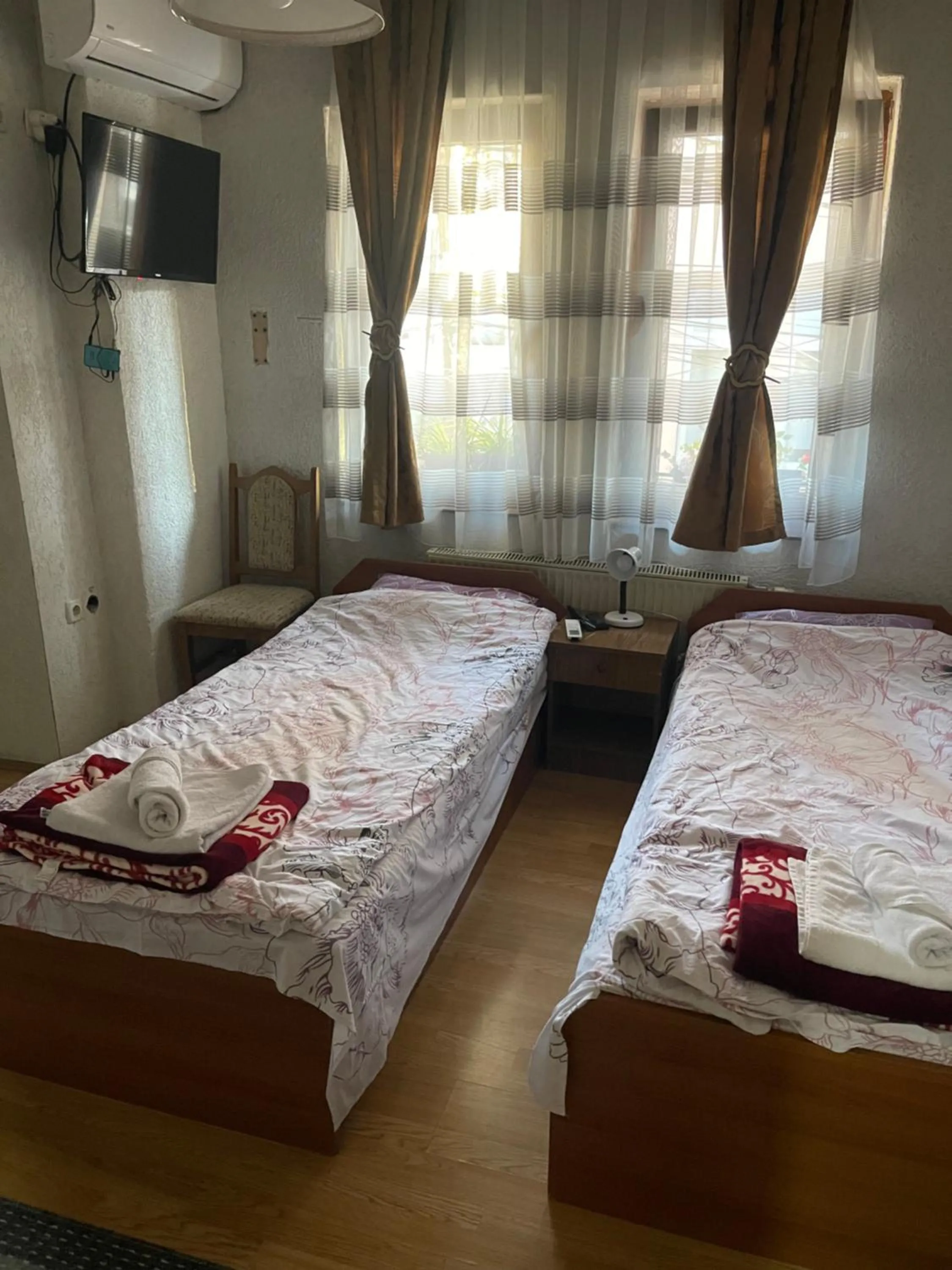 Budget Twin Room - single occupancy in Bujtina (Pension) Oltas