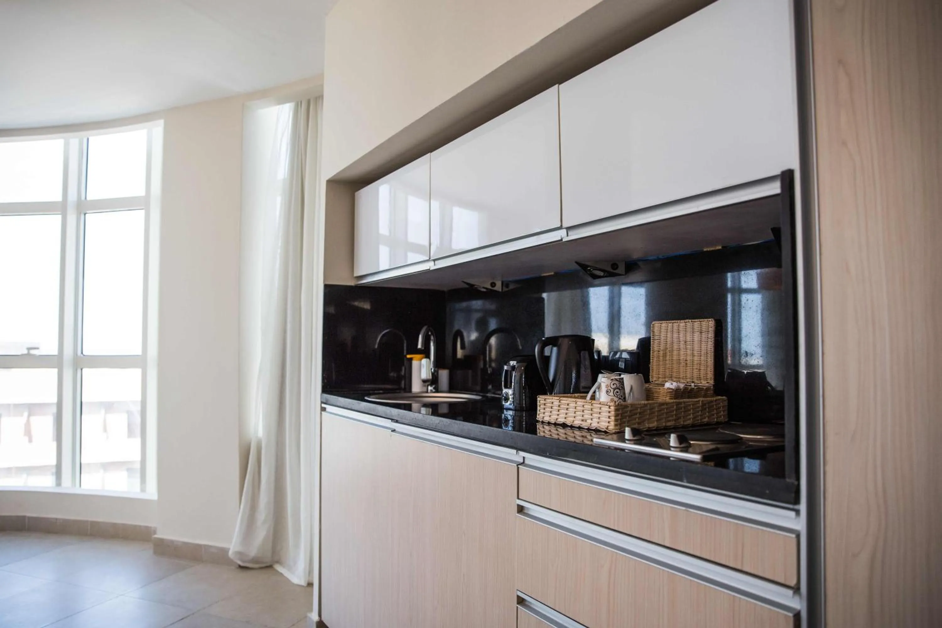 Coffee/tea facilities in Redcon Suites