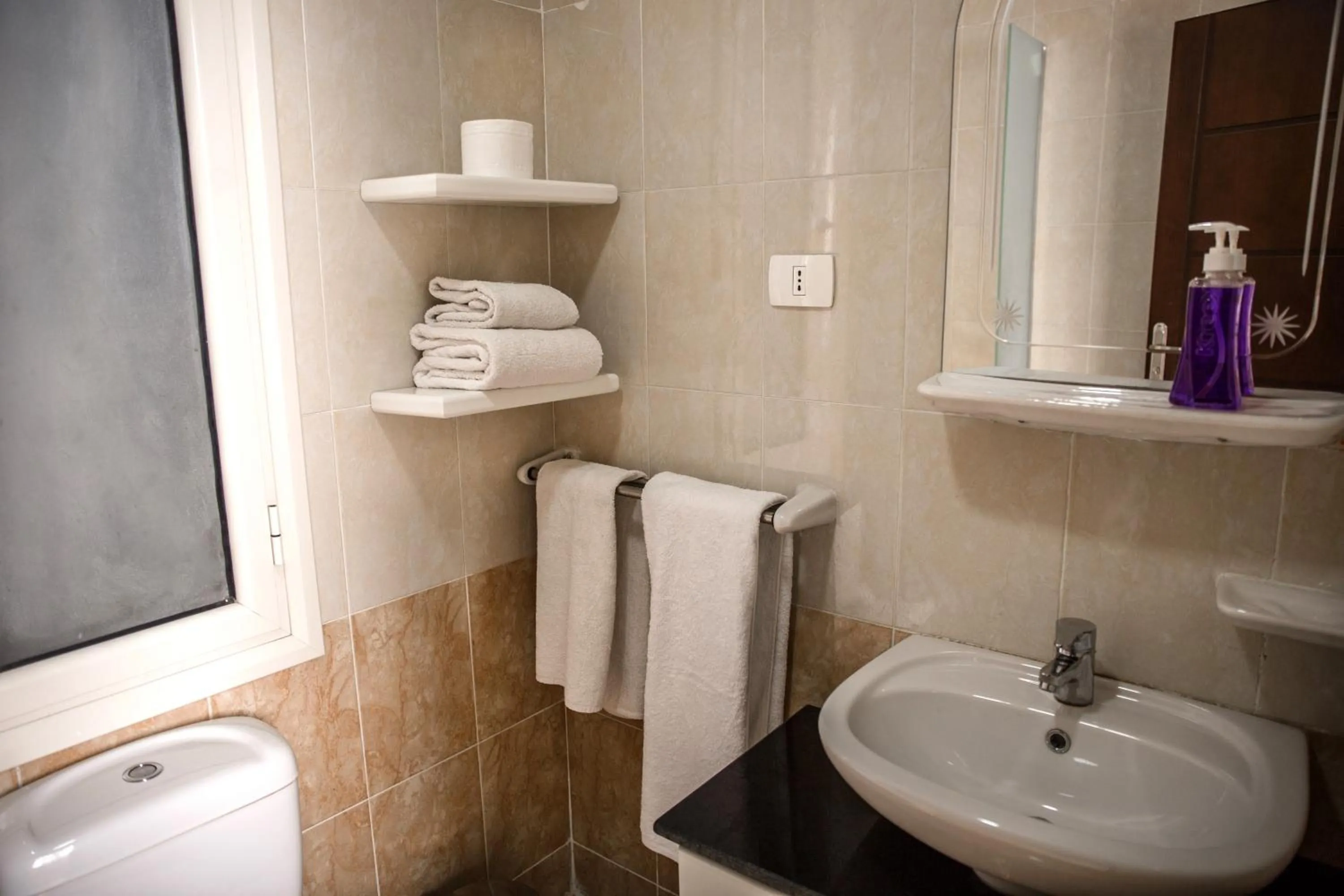 Bathroom in Redcon Suites