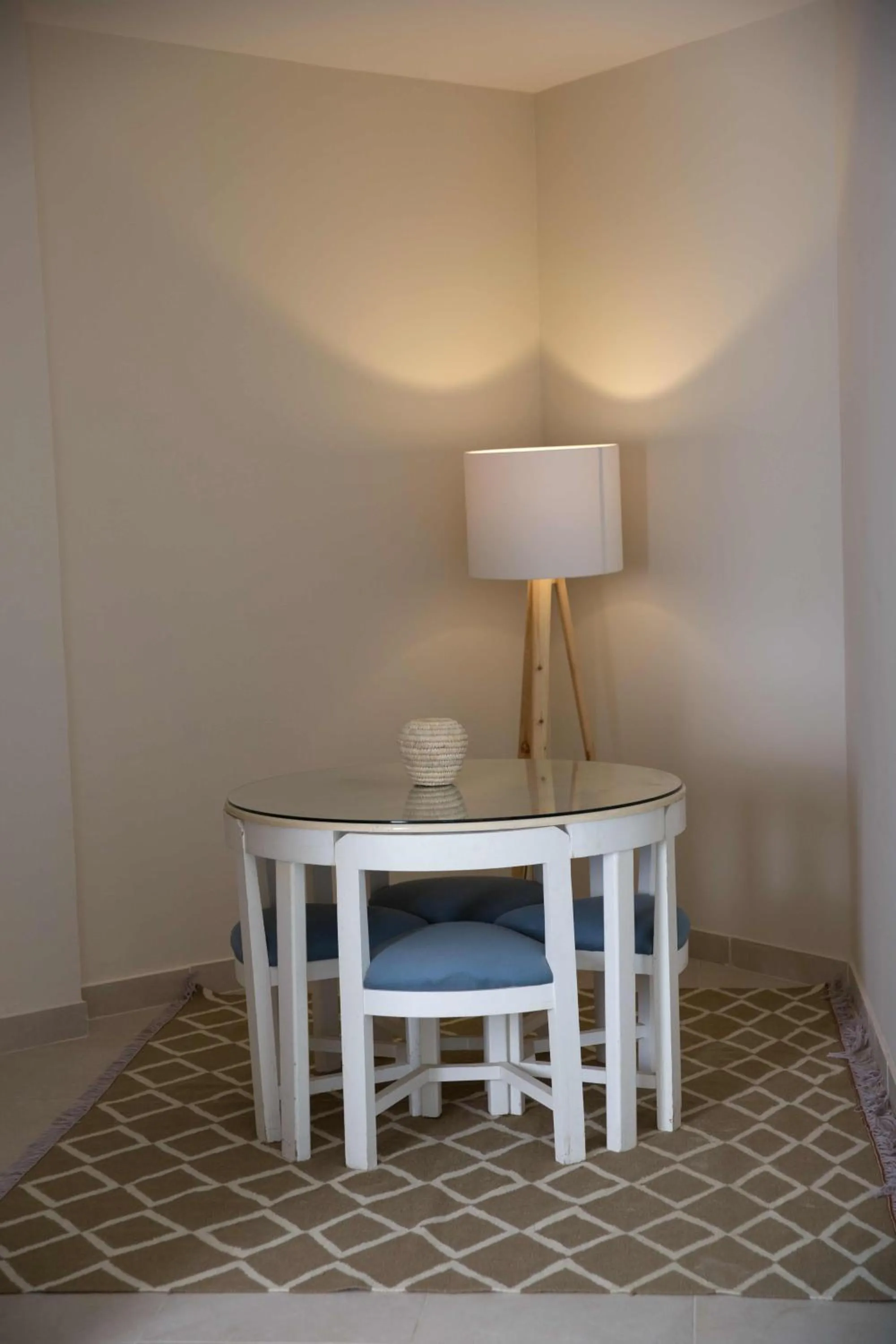 Dining area in Redcon Suites