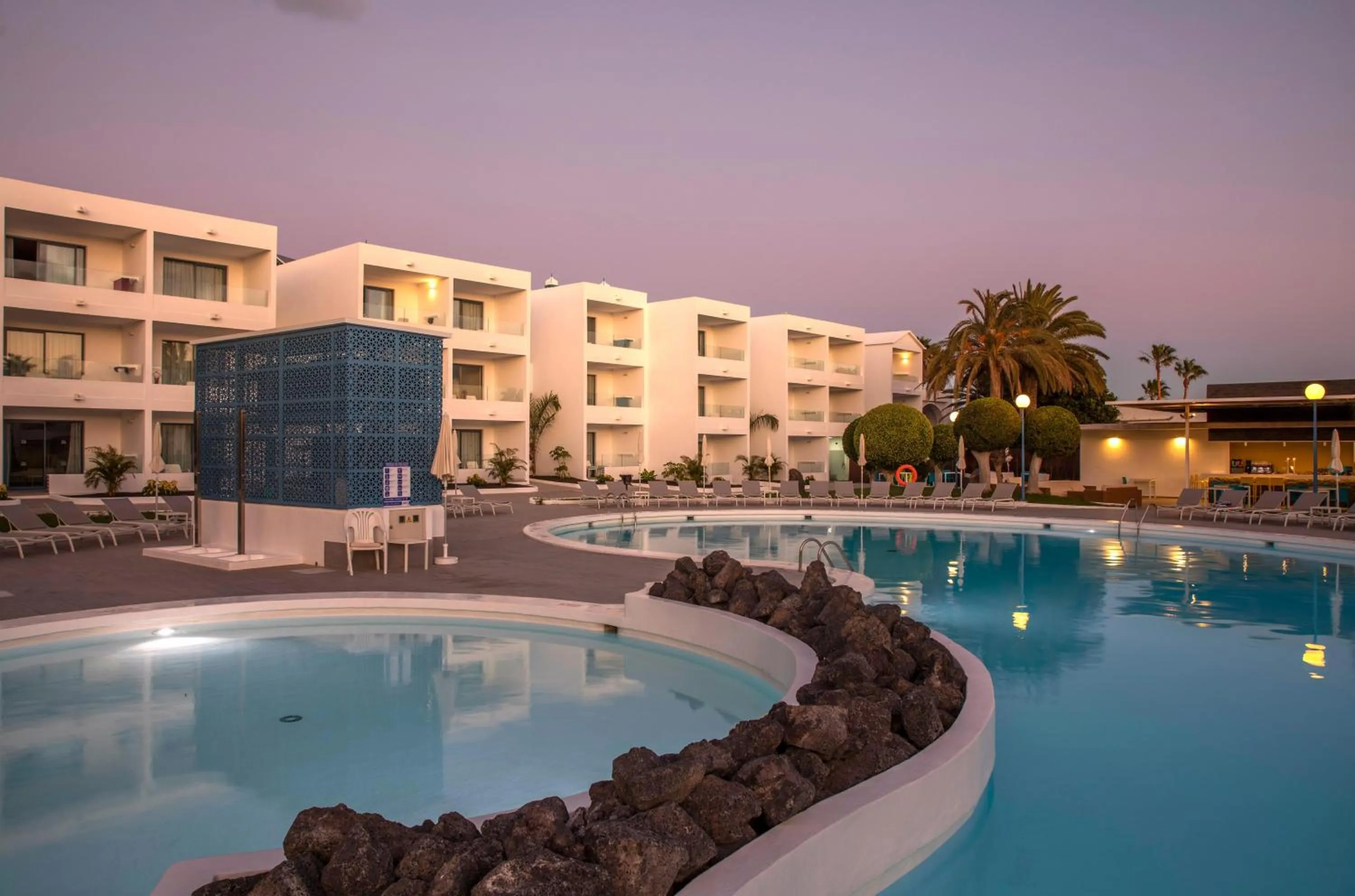 Swimming pool in Oasis Lanz Beach Mate