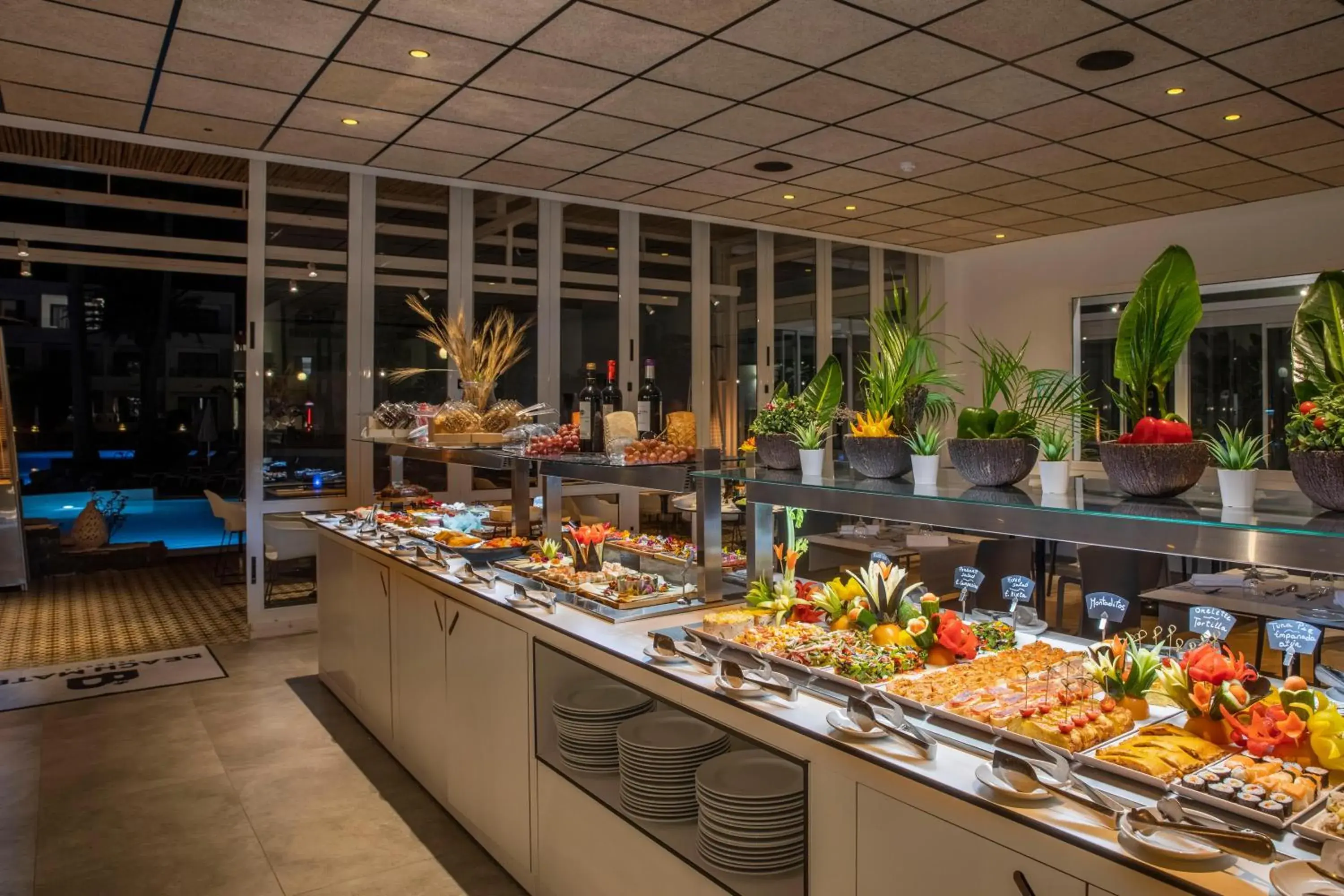 Restaurant/places to eat in Oasis Lanz Beach Mate Restaurant/places to eat in Oasis Lanz Beach Mate