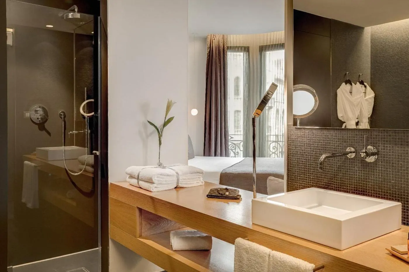 Shower in Ohla Barcelona