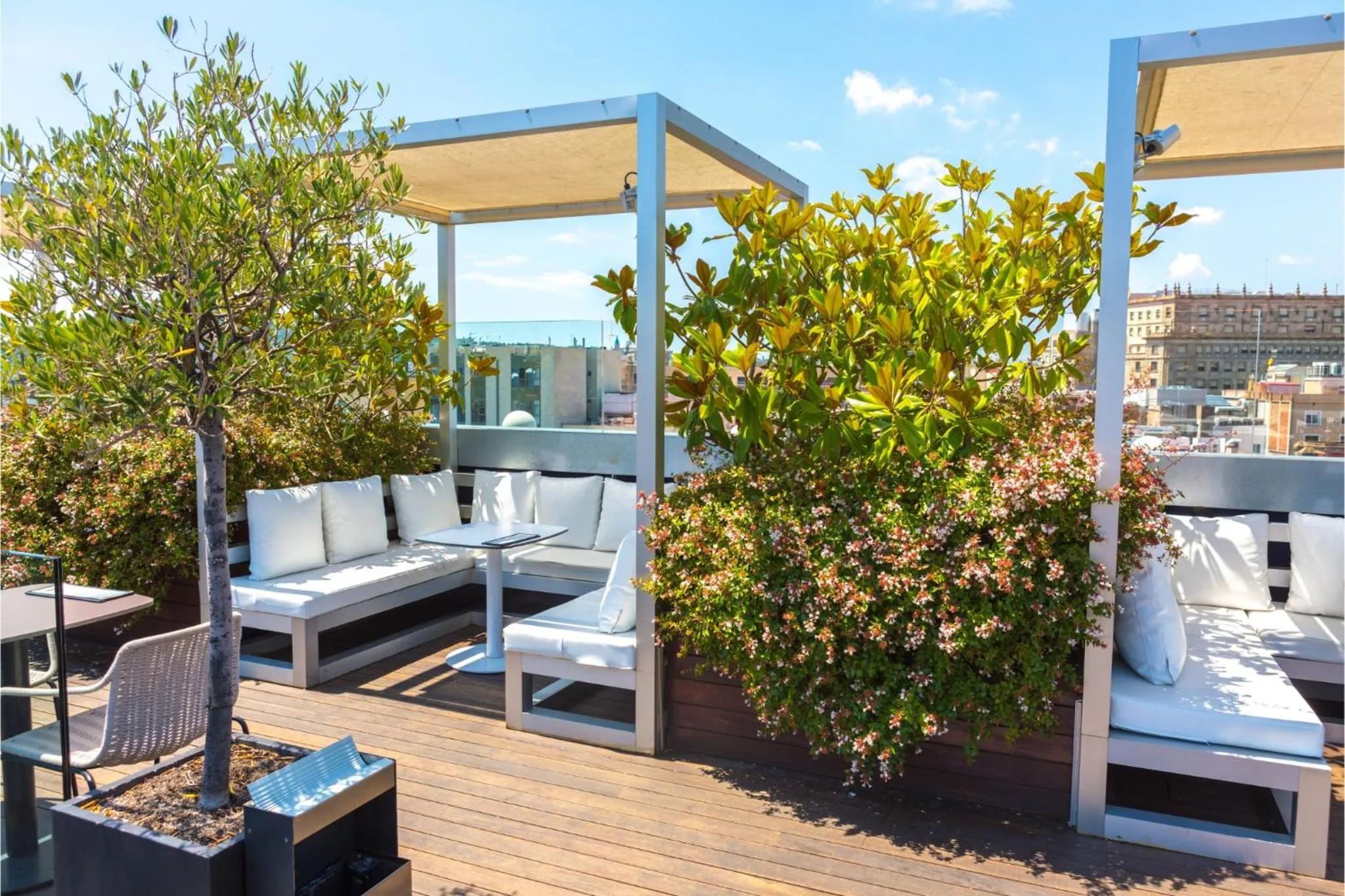 Pool view in Ohla Barcelona