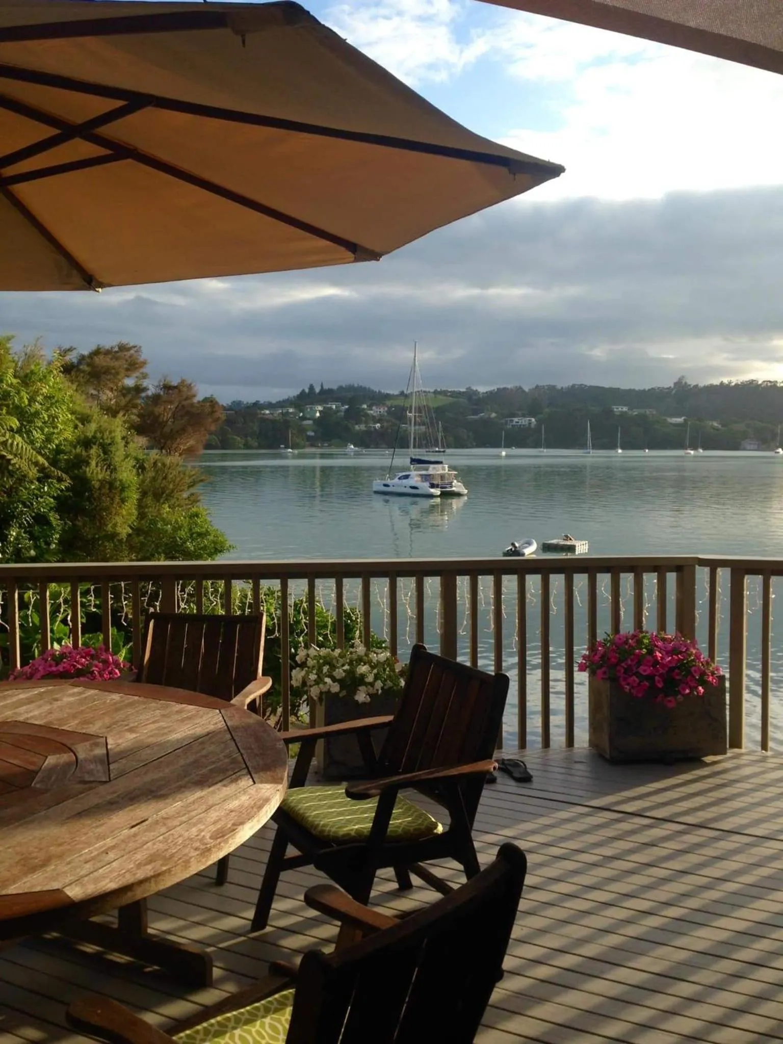 Water's Edge Holiday Home