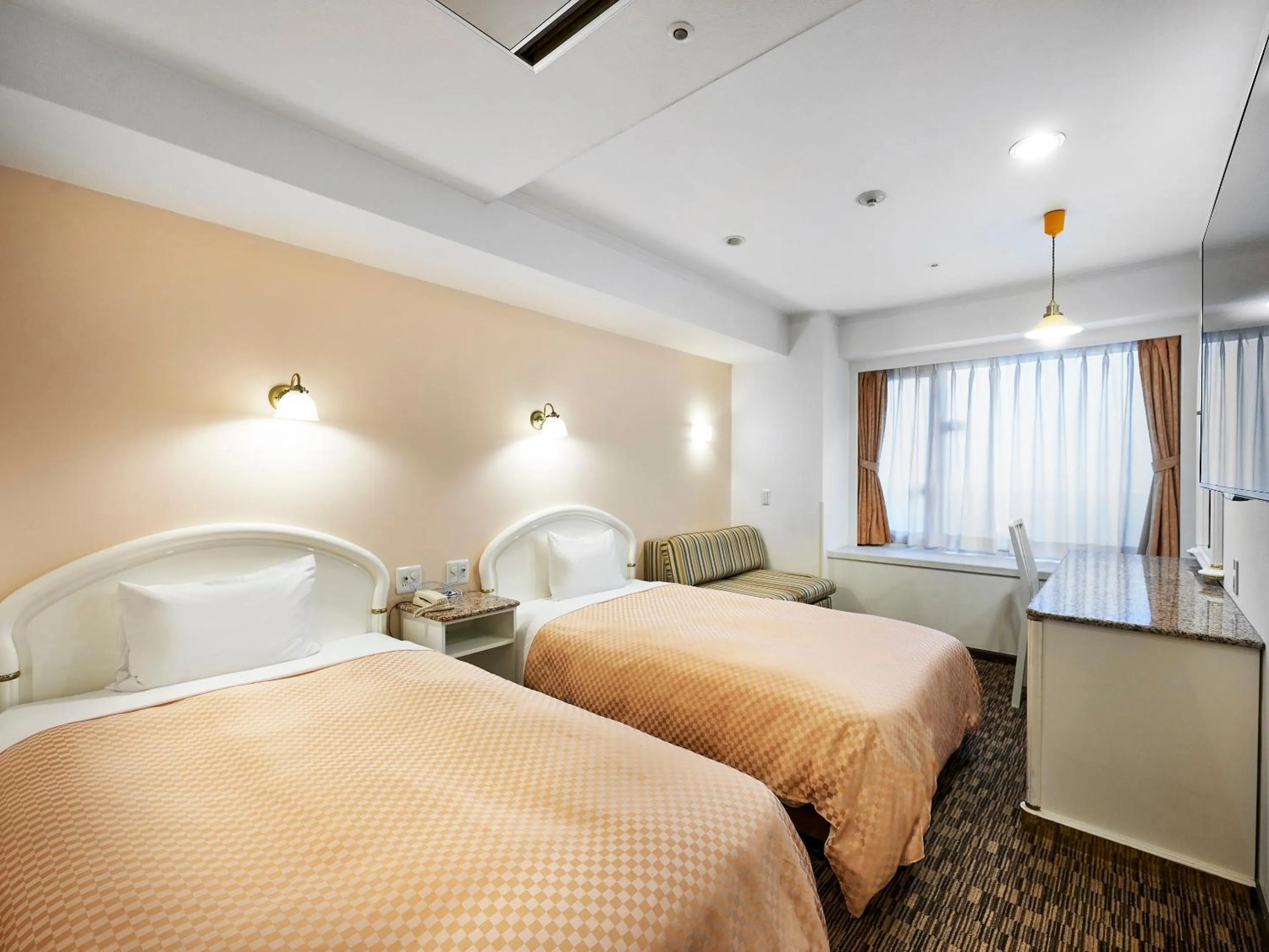 Photo of the whole room, Bed in Kobe Sannomiya Union Hotel