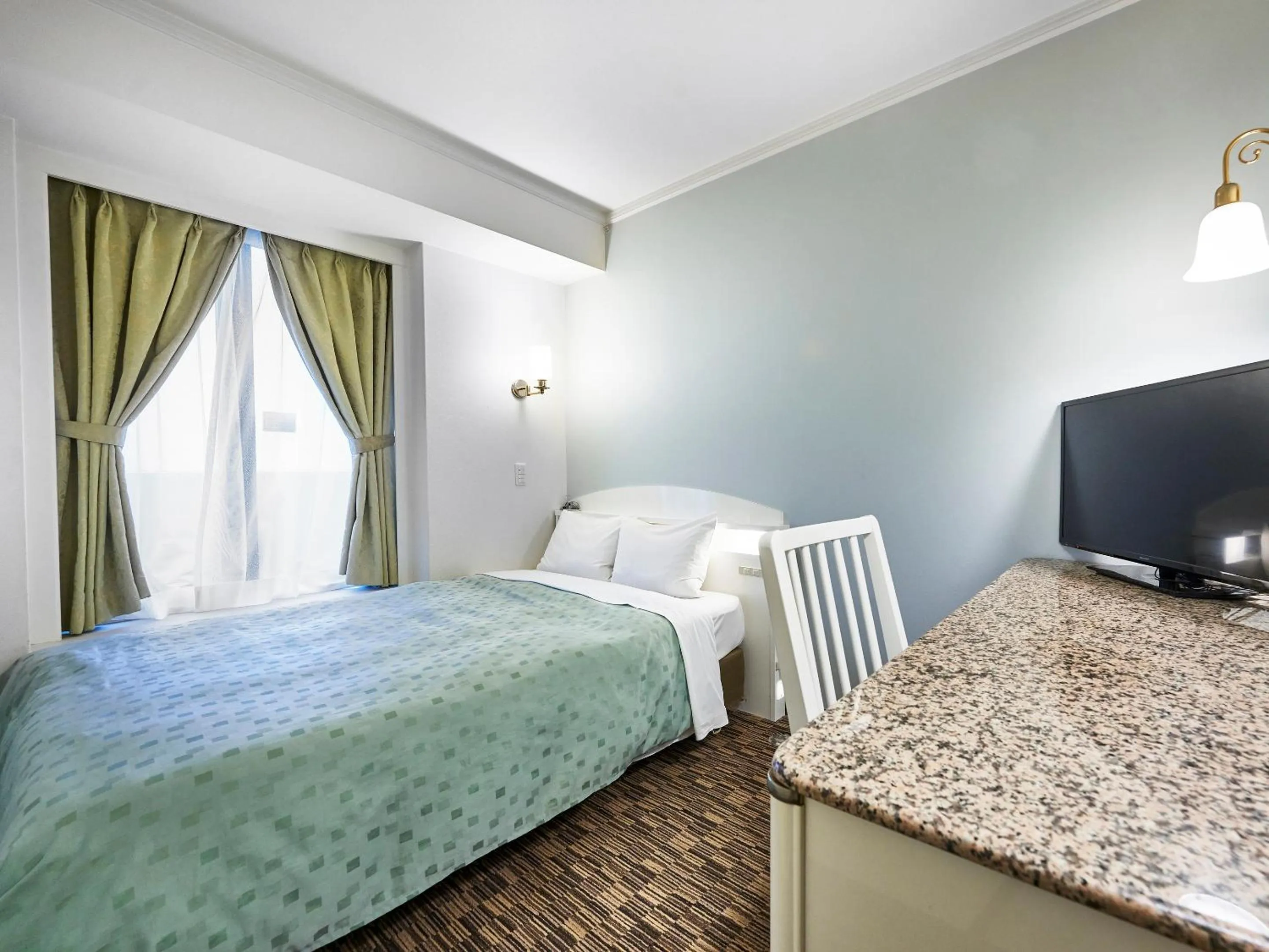 Photo of the whole room, Bed in Kobe Sannomiya Union Hotel